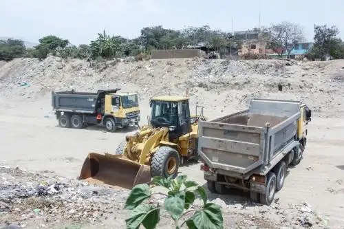Maquinaria pesada participa en las tareas de descolmatación de San Ildefonso.