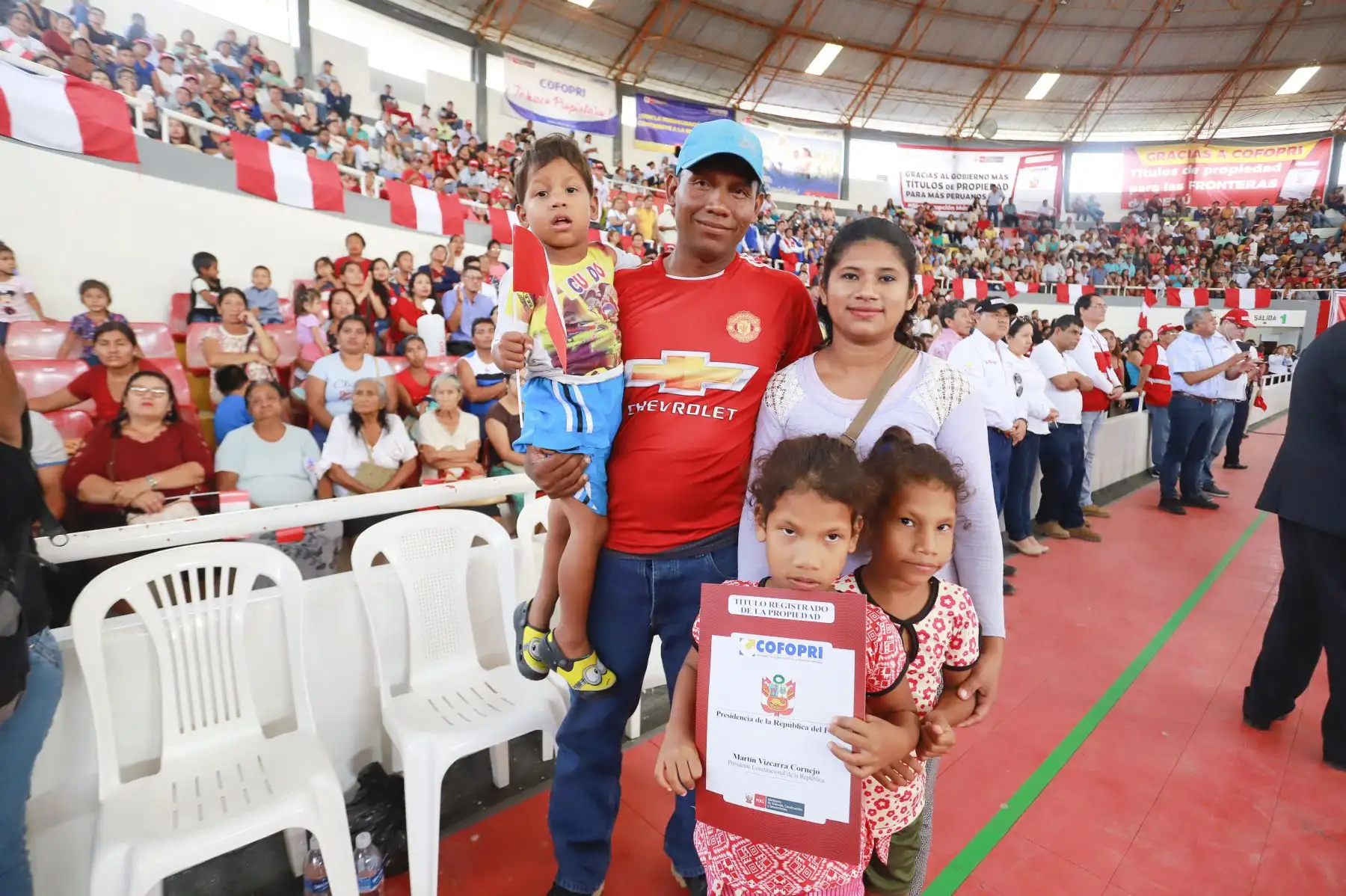 Jefe del Estado, Martín Vizcarra, lidera ceremonia de entrega de títulos de propiedad en la región Tumbes. Foto: ANDINA/Prensa Presidencia