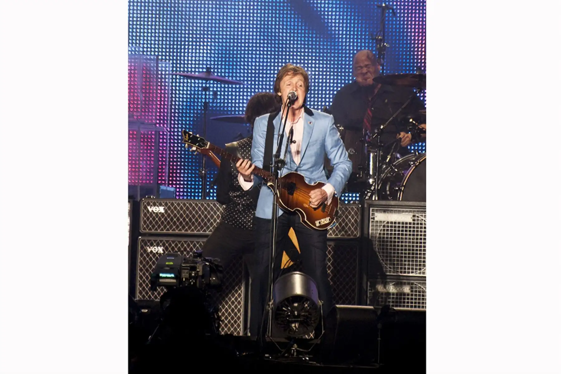 Lima - 9 mayo 2011 / Paul McCartney en un histórico concierto en el Estadio Monumental  completamente abarrotado por sus fanáticos. Foto: Andina / Difusión