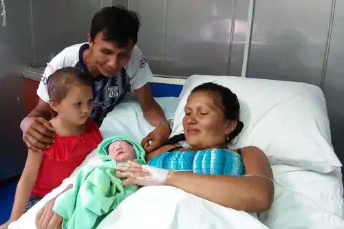 Nacimiento de Gabriela Pacaya Icuña a bordo de la PIAS Putumayo II