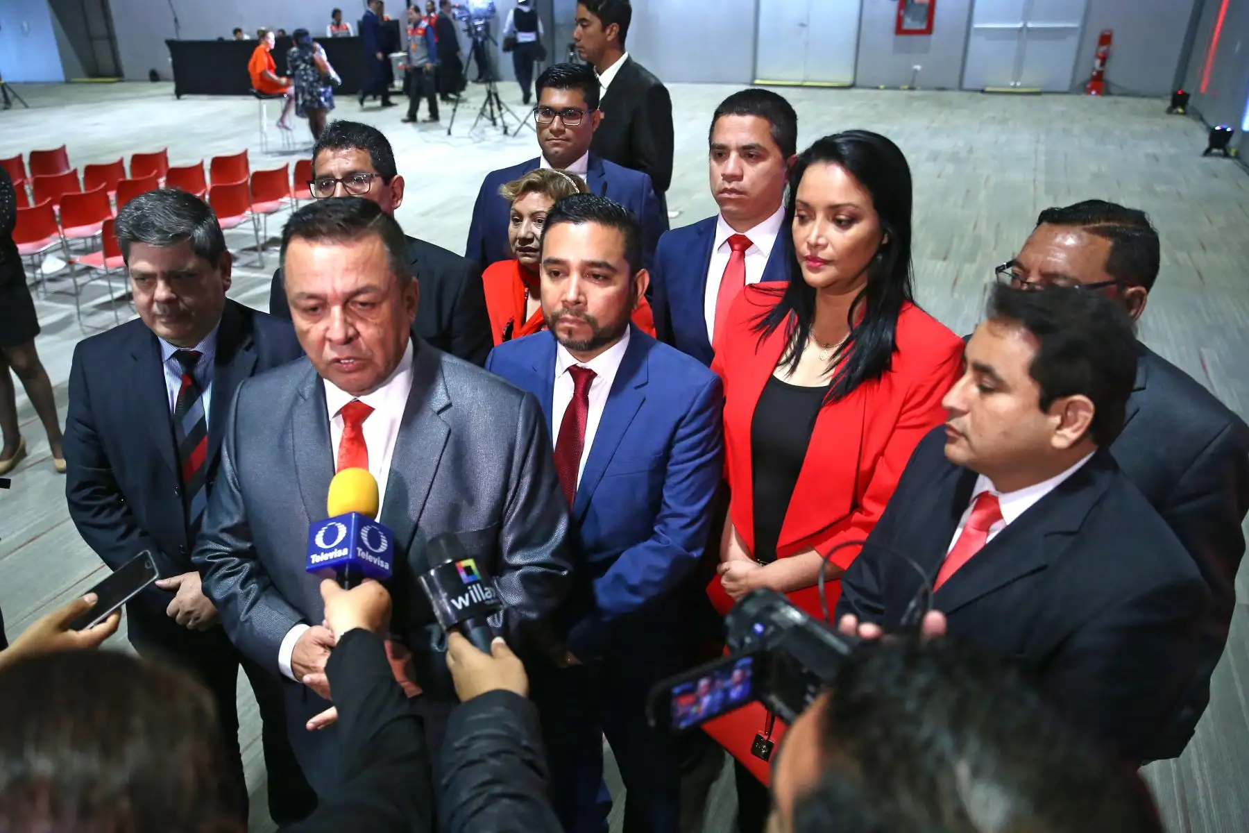 Juan Ricardo Víctor Sotomayor, presidente del partido Vamos Perú participa en firma del Pacto Ético Electoral. Foto: ANDINA/Vidal Tarqui