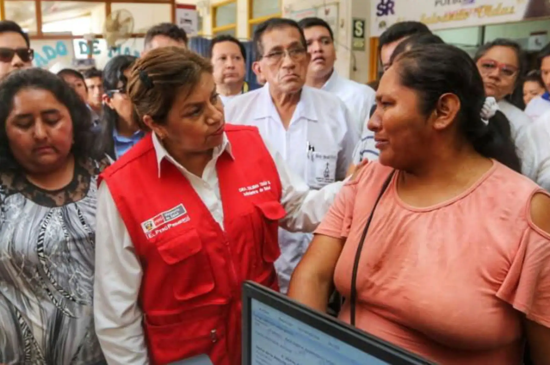 La ministra de Salud, Zulema Tomás Gonzáles, anunció la futura construcción del nuevo hospital Santa Rosa, en la ciudad de Puerto Maldonado, el cual permitirá brindar atención con una adecuada capacidad resolutiva a la población de la región Madre de Dios.