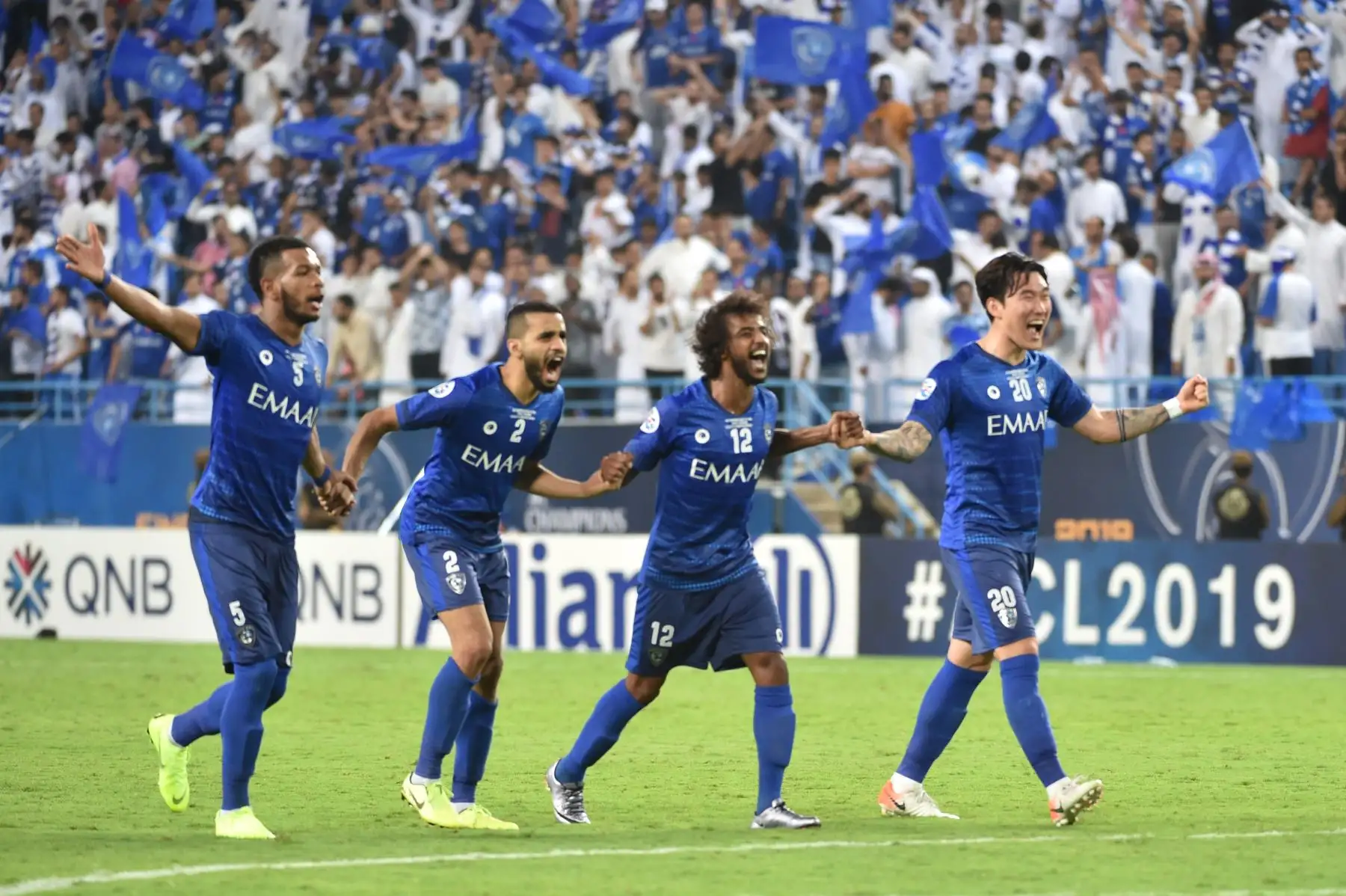 Los jugadores de Hilal celebran su victoria durante el partido de ida de la final de la Liga de Campeones de la AFC entre Al-Hilal de Arabia Saudita y los Diamantes Rojos de Urawa de Japón.
Foto: AFP