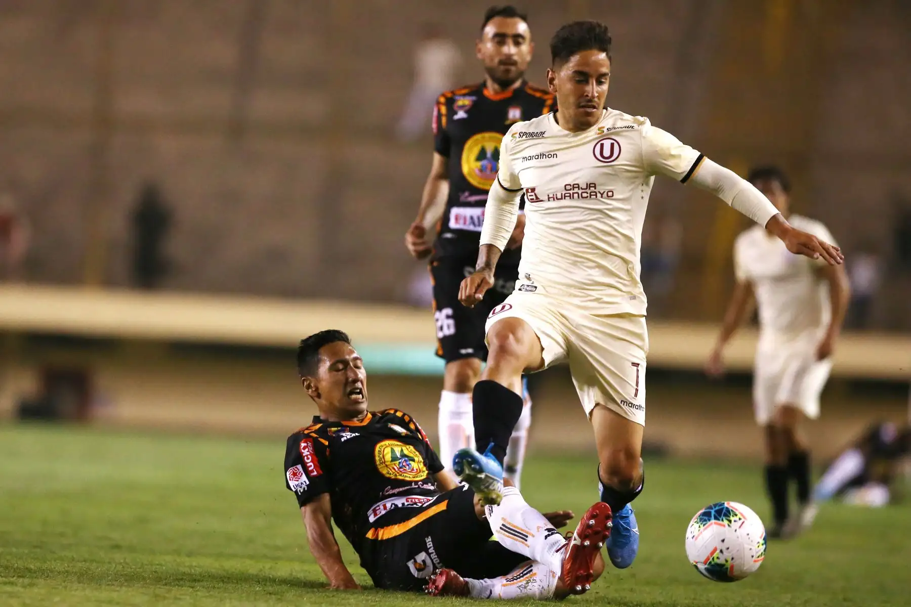 Universitario gana por 3 a 2 al Ayacucho FC. Foto: ANDINA/Vidal Tarqui