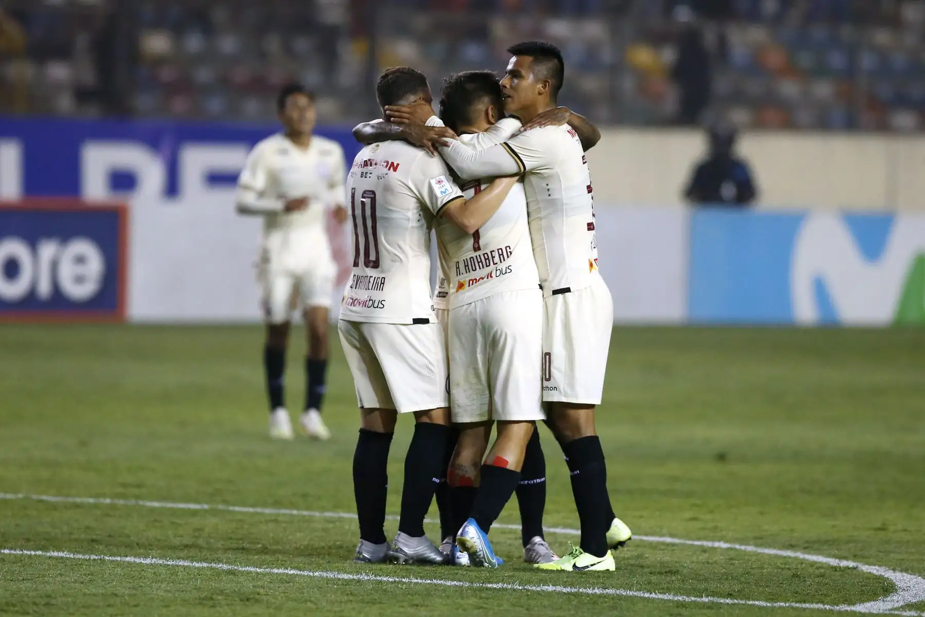 Universitario gana por 3 a 2 al Ayacucho FC. Foto: ANDINA/Vidal Tarqui