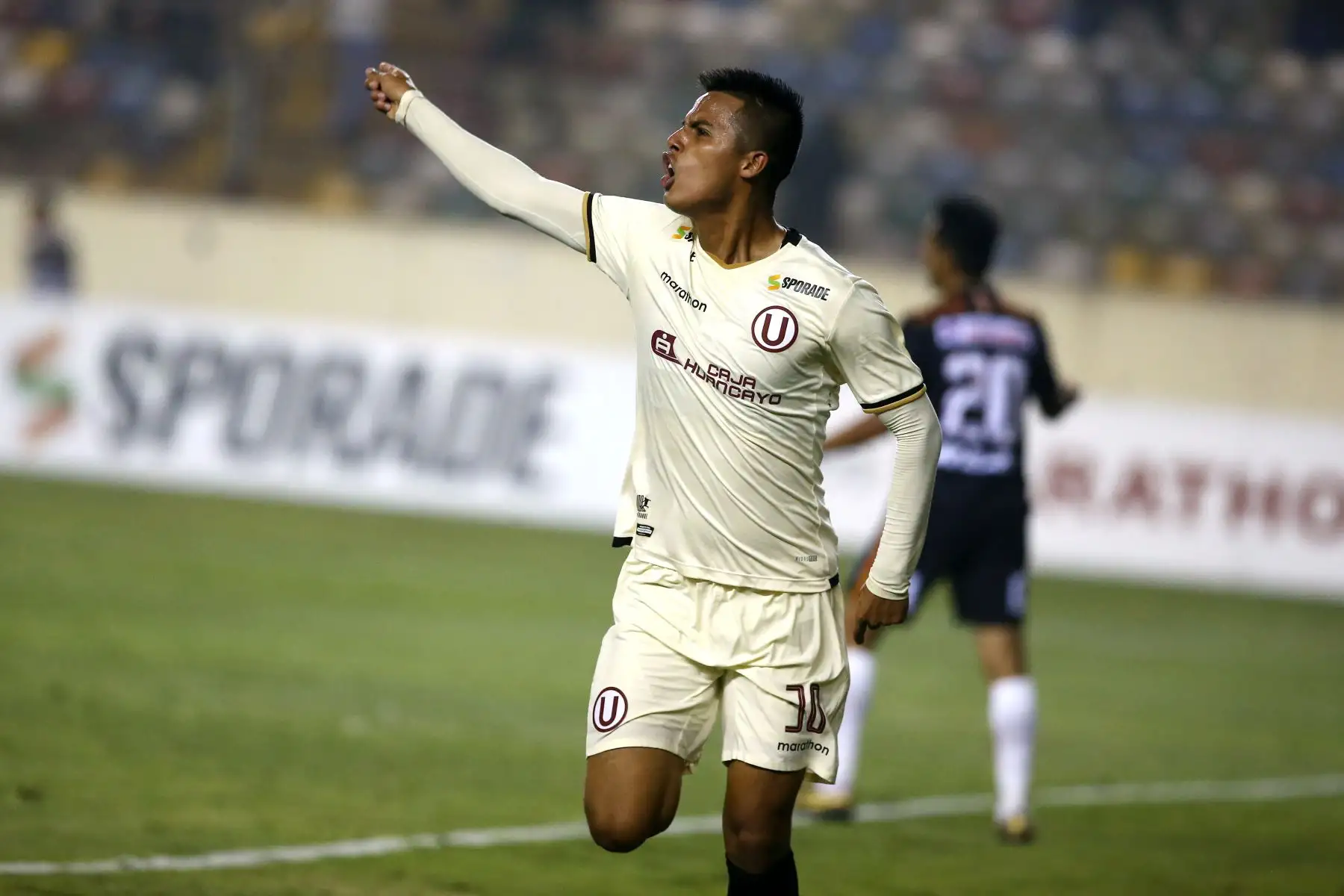 Anthony Osorio celebra el gol de Universitario ante Ayacucho FC. Foto: ANDINA/Vidal Tarqui