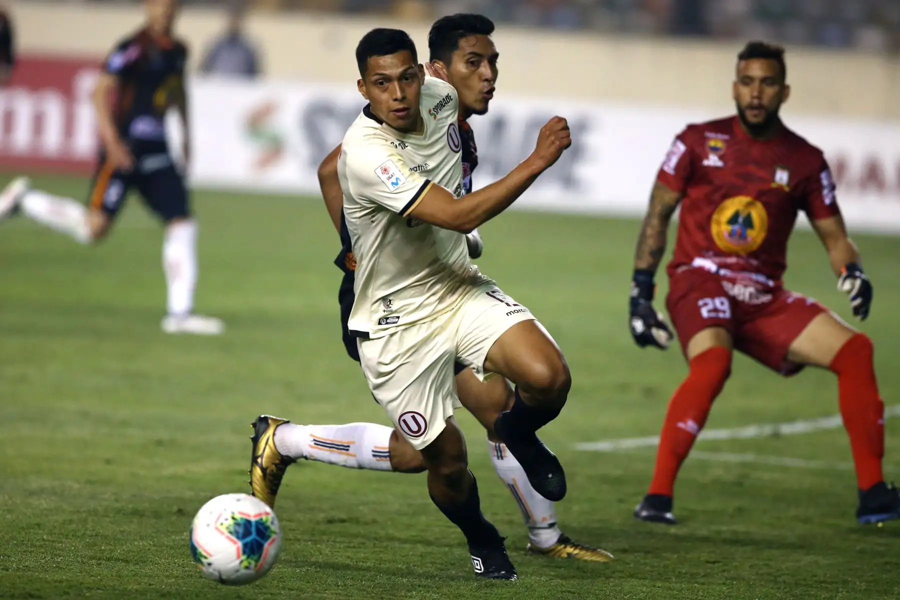 Universitario gana por 3 a 2 al Ayacucho FC. Foto: Foto: ANDINA/Vidal Tarqui