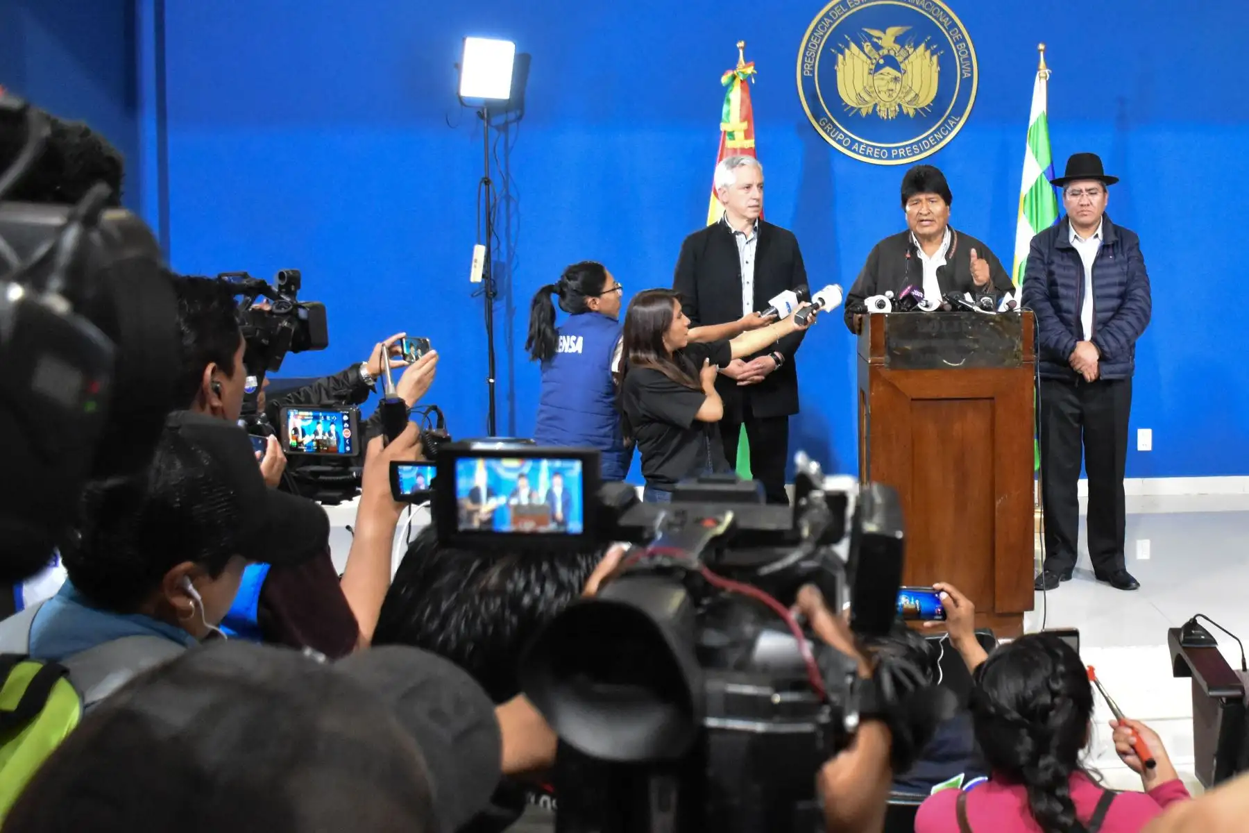 En conferencia de prensa, el presidente Evo Morales convoca a nuevas elecciones en Bolivia.
Foto: Agencia Boliviana de Información