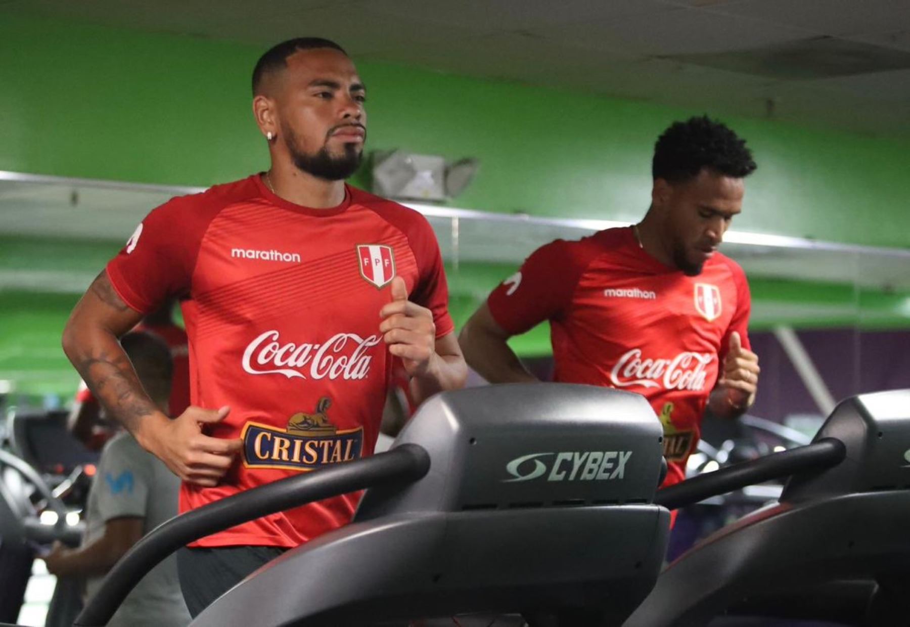 La selección peruana entrena con miras a jugar con Colombia