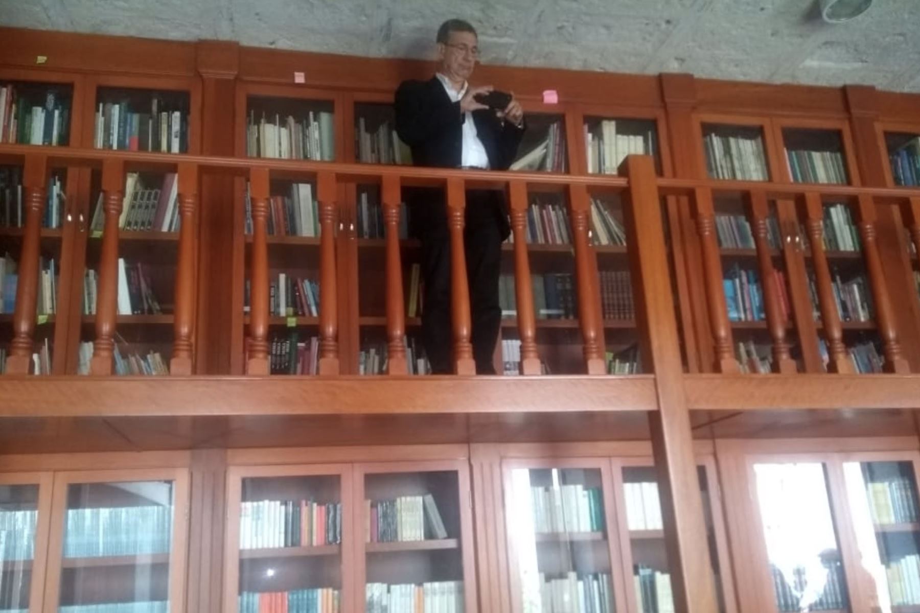 El Premio Nobel de Literatura 2006, Ferit Orhan Pamuk, visitó la Biblioteca Personal de Mario Vargas Llosa, ubicada en Arequipa. Foto: ANDINA/Difusión
