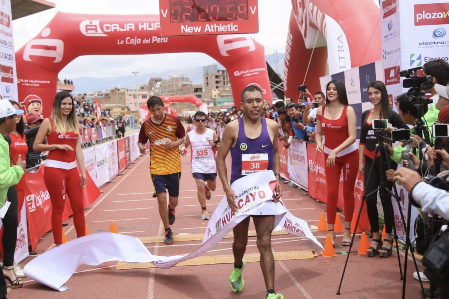 El atleta puneño Max Henry Belisario Sucapura ganó la XXXV Maratón Internacional de Los Andes. Foto: ANDINA/Difusión