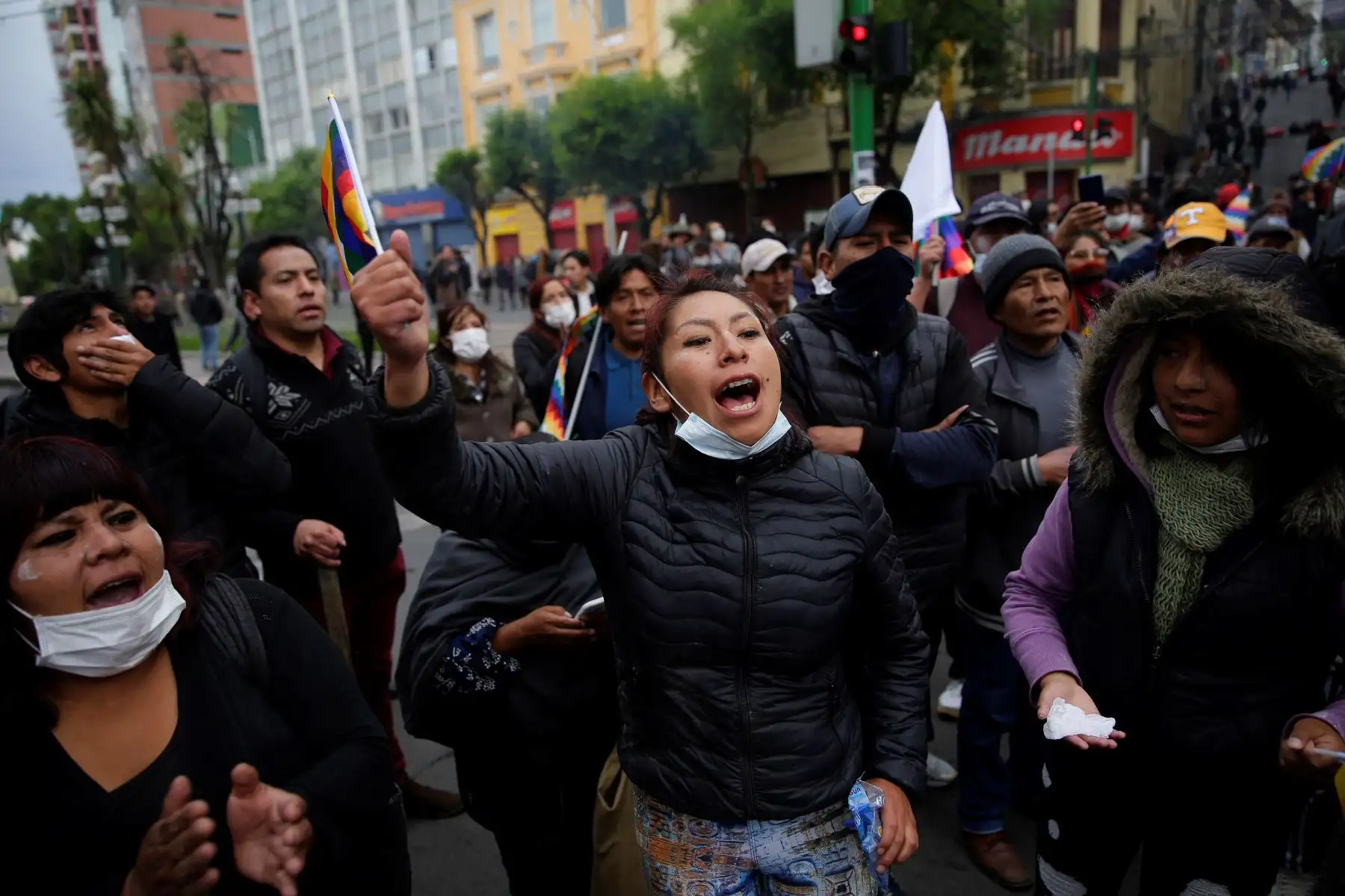 Simpatizantes del expresidente Evo Morales gritan consignas  durante una jornada de protestas en La Paz.
Foto: EFE