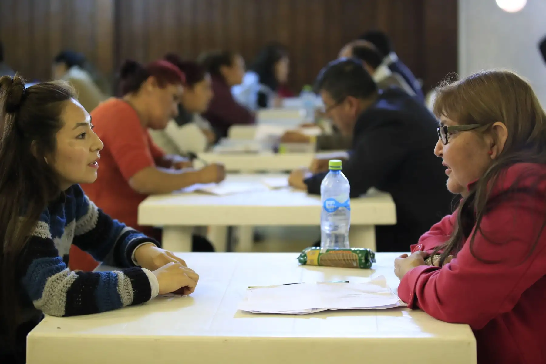 Abogados del Colegio de Abogados de Lima brindan orientación a internas del penal Santa Mónica en Chorrillos.

Foto: ANDINA / Juan Carlos Guzmán Negrini.