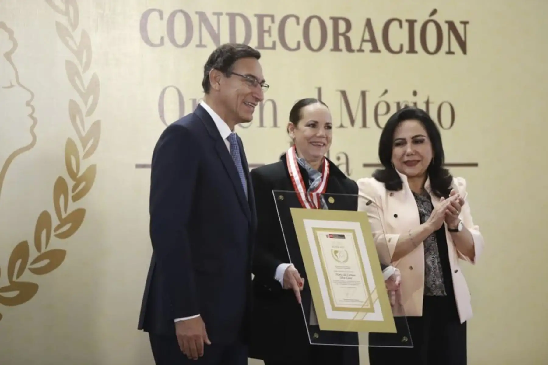 María Del Carmen Silva, reconocida bailarina de ballet y ex integrante de elenco nacional quien, llevada por una profunda vocación social, desde hace más de 11 años brinda clases gratuitas de esta maravillosa danza a las niñas de las comunidades con menores recursos de Lima.
.Foto: ANDINA/ Prensa Presidencia