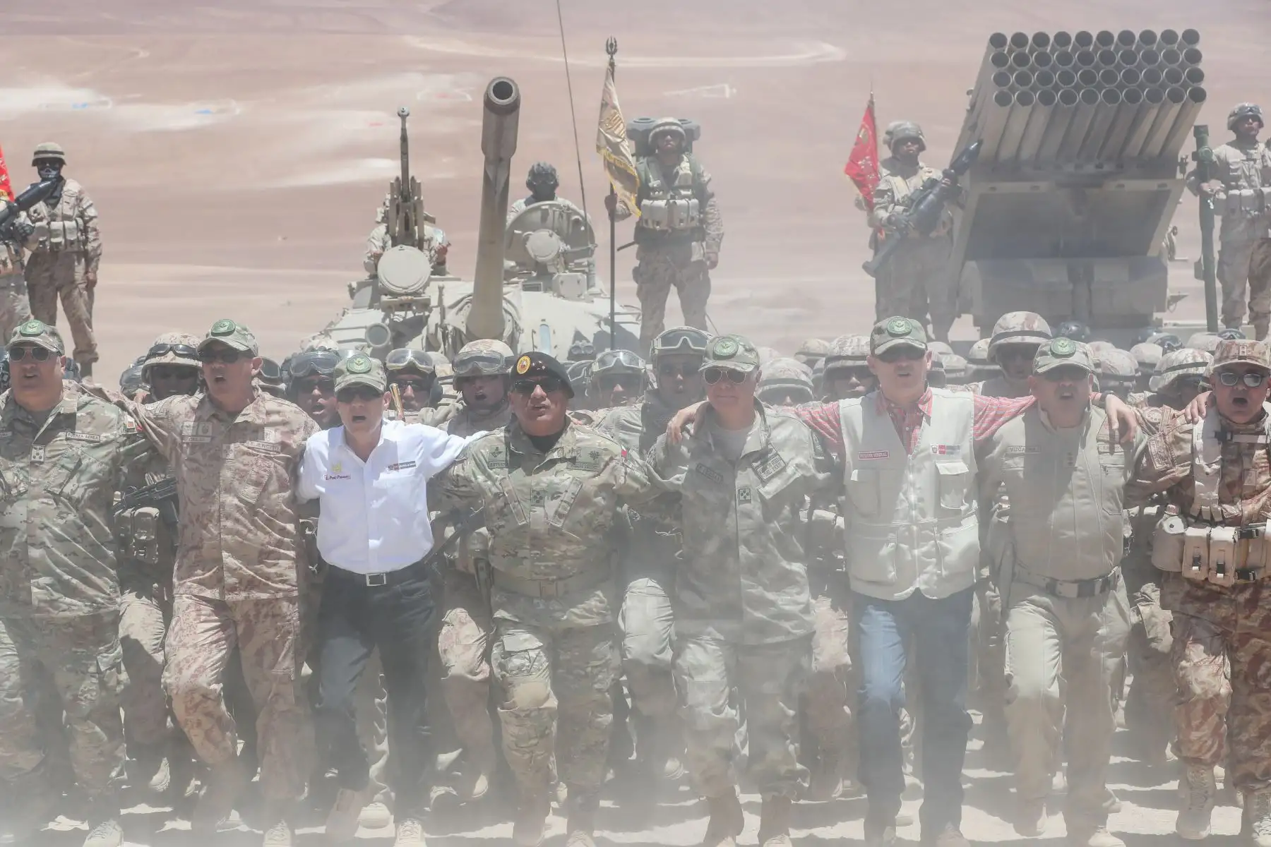 En el campo de maniobras Trelles en Locumba, el ministro de Defensa, supervisó el desarrollo del ejercicio conjunto Escudo II, donde se demostró la capacidad operacional de las FF.AA. Foto: ANDINA/ MINDEF
