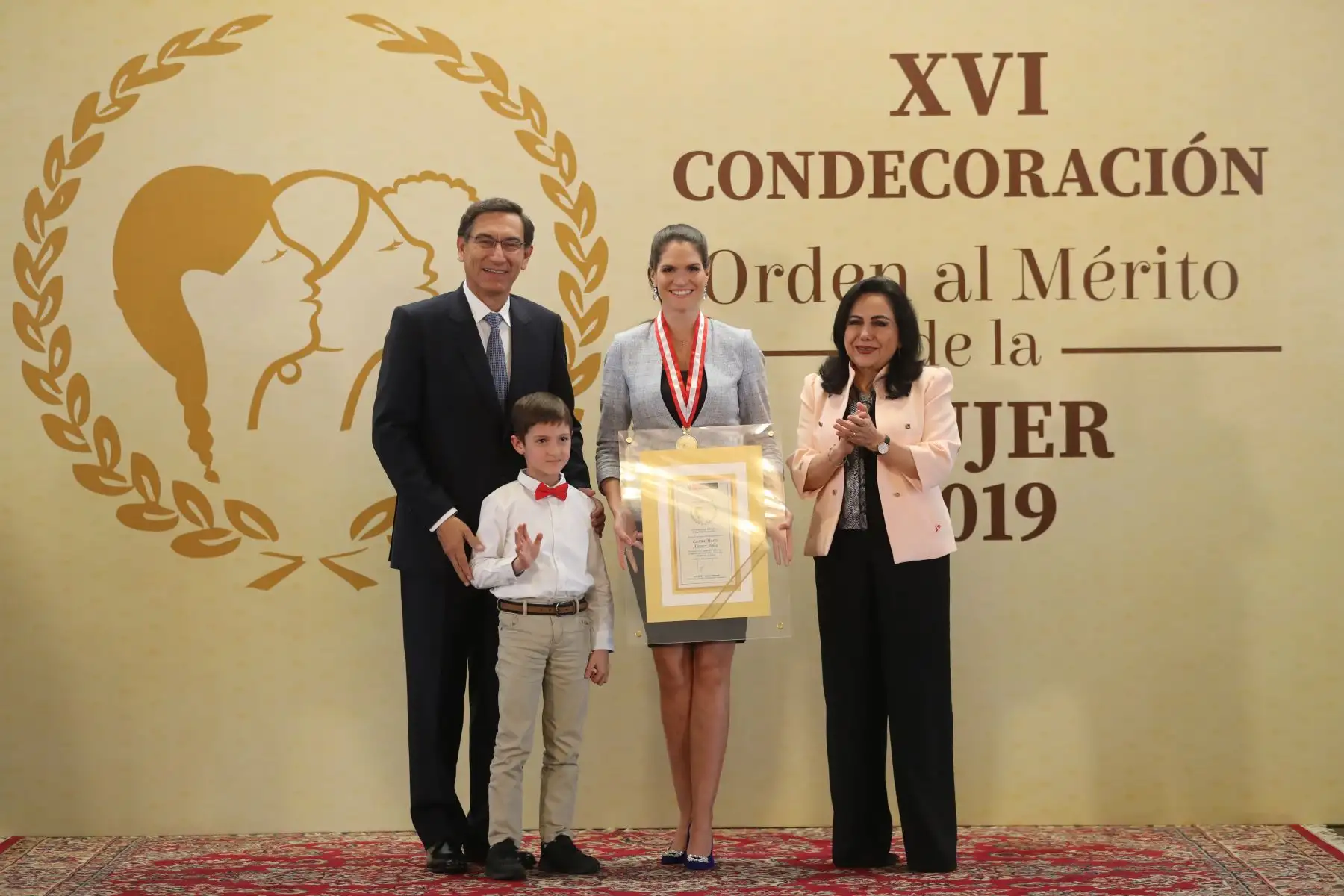 Lorena Álvarez, por haberse convertido en un referente para las mujeres que sufren de violencia. Foto: ANDINA/ Prensa Presidencia