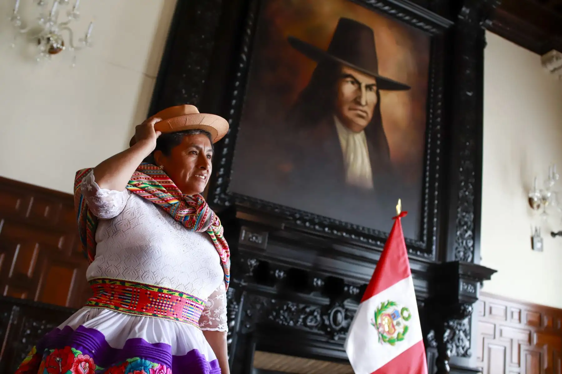 Irma Poma, por preservar las técnicas del mate burilado en la región central de los andes peruanos en Junín. Foto: ANDINA/ Prensa Presidencia
