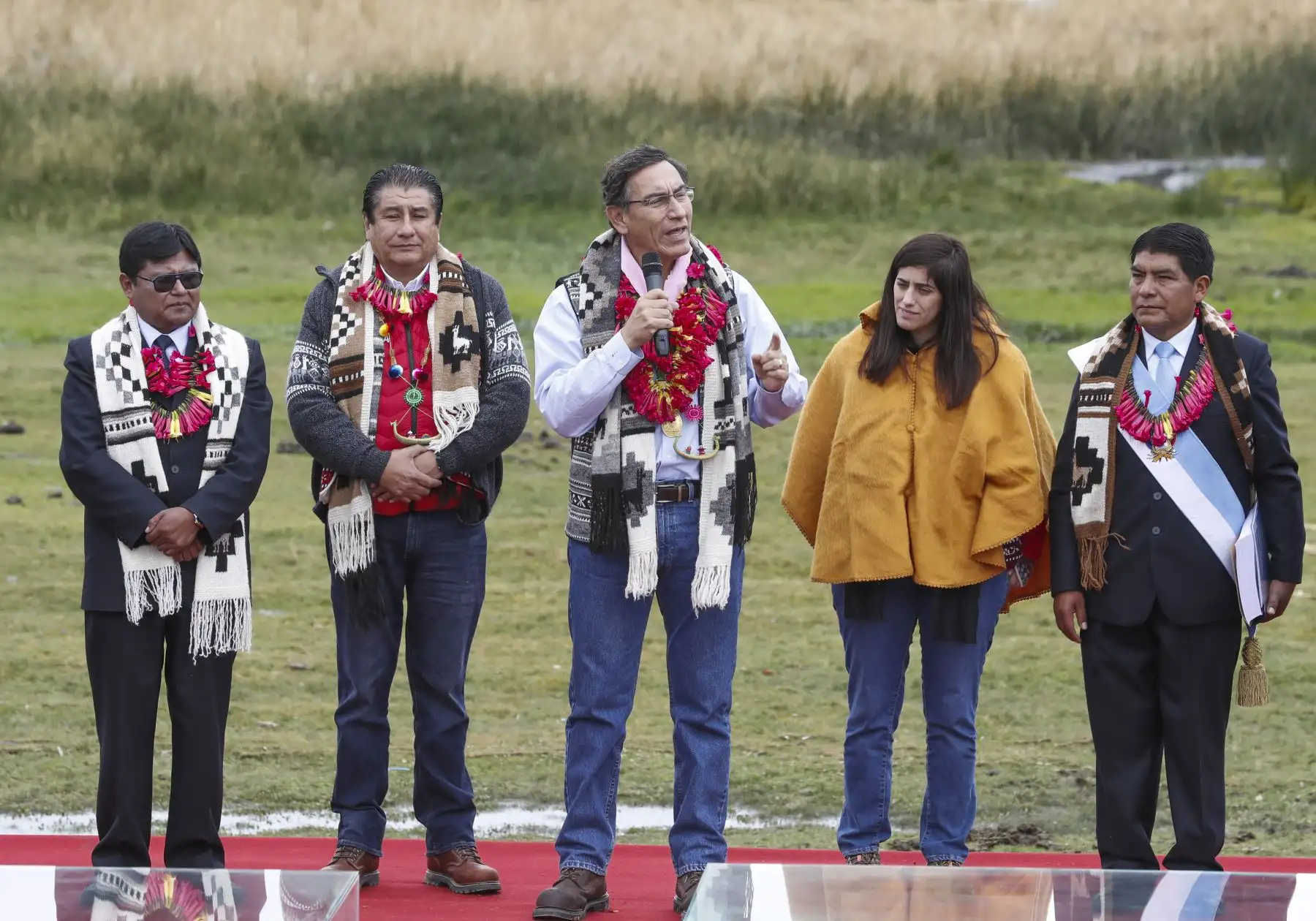 Jefe del Estado, Martín Vizcarra inspecciona la planta de tratamiento de aguas residuales de Puno. Luego el jefe de Estado presentó el proyecto: “Sistema de tratamiento de aguas residuales de la cuenca del Lago Titicaca – PTAR Titicaca.Foto: ANDINA/Prensa Presidencia