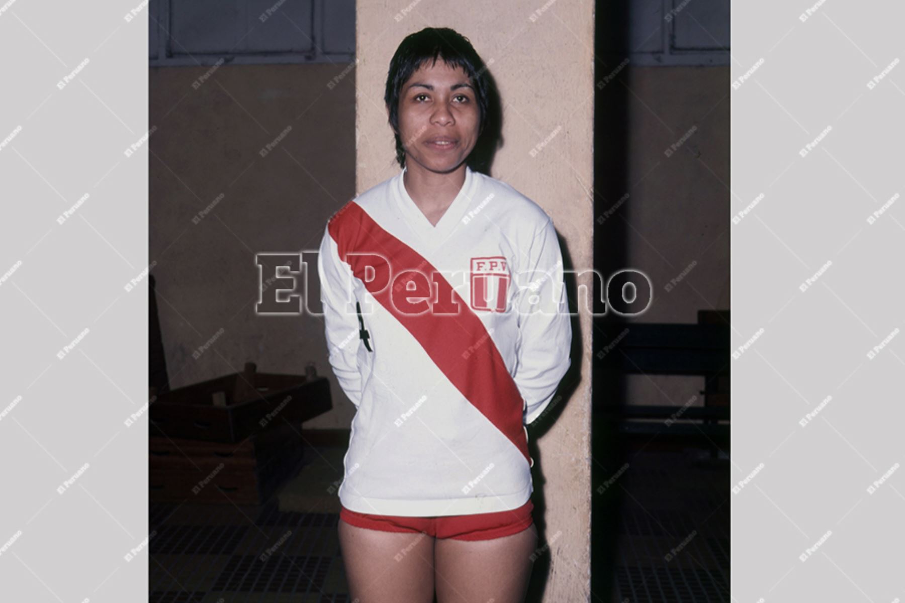 Lima - 1976 / Irma Cordero con la camiseta de la selección nacional de voleibol. 
Foto: Archivo Histórico de EL PERUANO