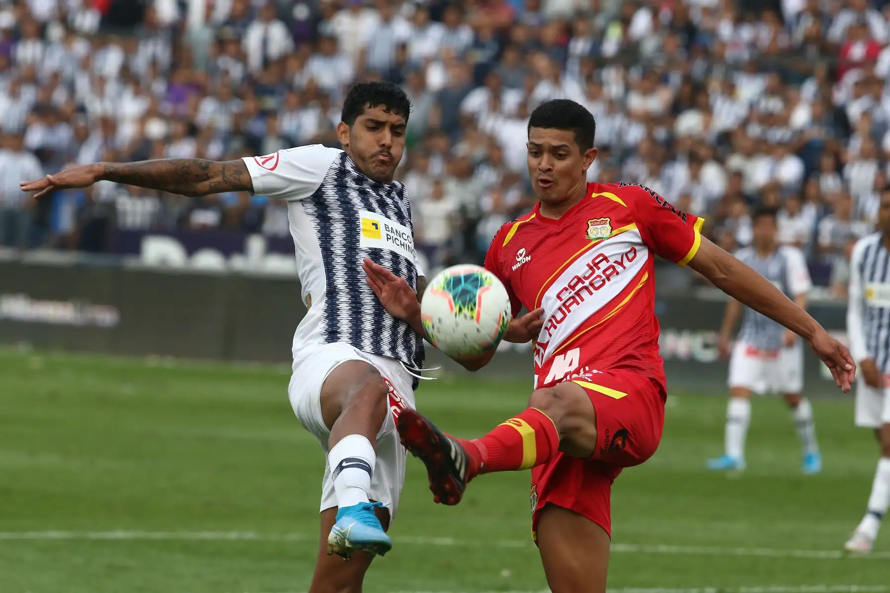 Adrián Balboa de Alianza Lima ante  Sport Huancayo por la fecha 16 del Torneo Clausura de la Liga 1en el estadio Alejandro Villanueva de La Victoria.
Foto: ANDINA/Vidal Tarqui