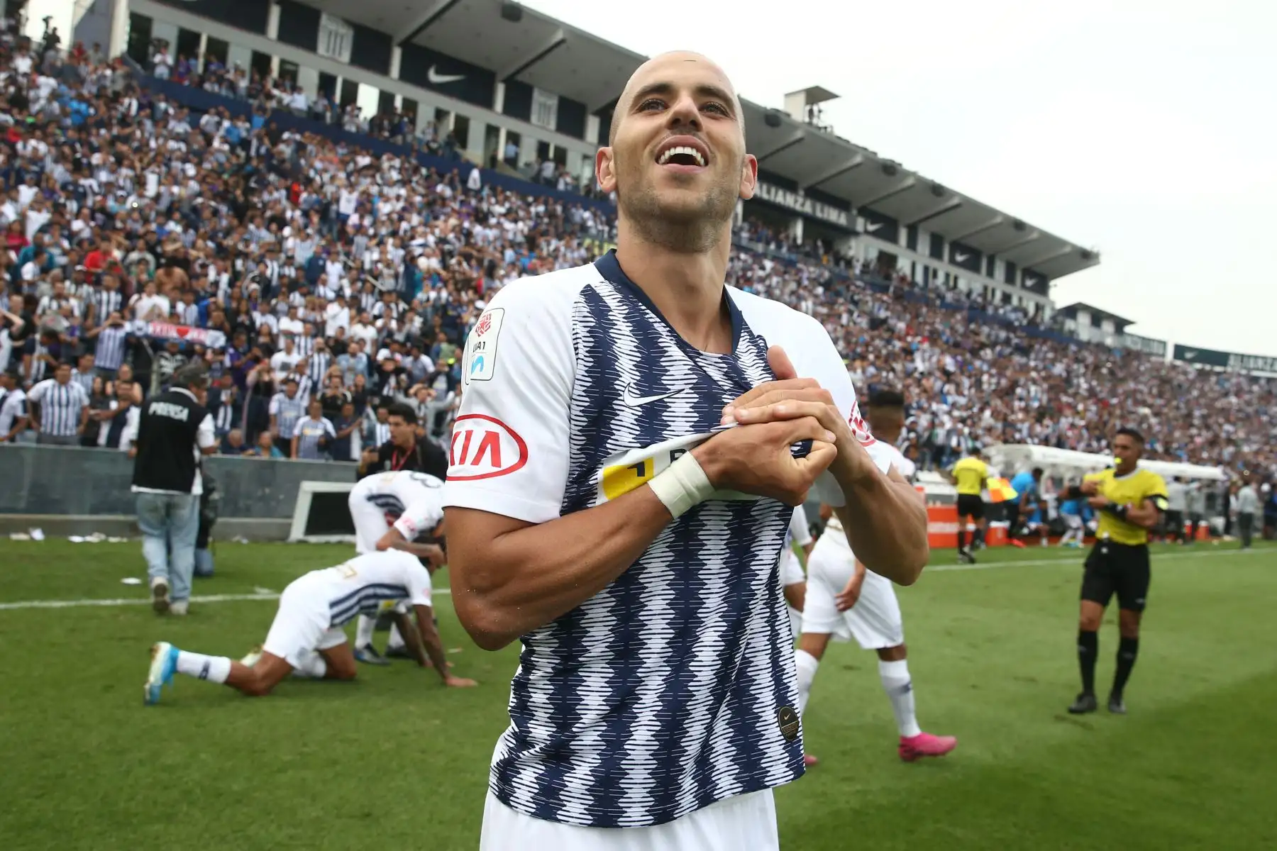 Federico Rodriguez celebra el gol de Alianza Lima ante  Sport Huancayo por la fecha 16 del Torneo Clausura de la Liga 1en el estadio Alejandro Villanueva de La Victoria.
Foto: ANDINA/Vidal Tarqui