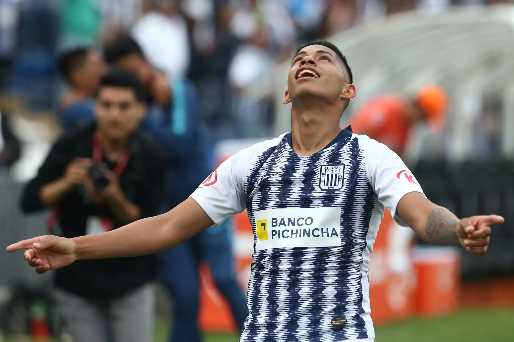 Kevin Quevedo celebra el gol de Alianza Lima ante  Sport Huancayo por la fecha 16 del Torneo Clausura de la Liga 1en el estadio Alejandro Villanueva de La Victoria.
Foto: ANDINA/Vidal Tarqui