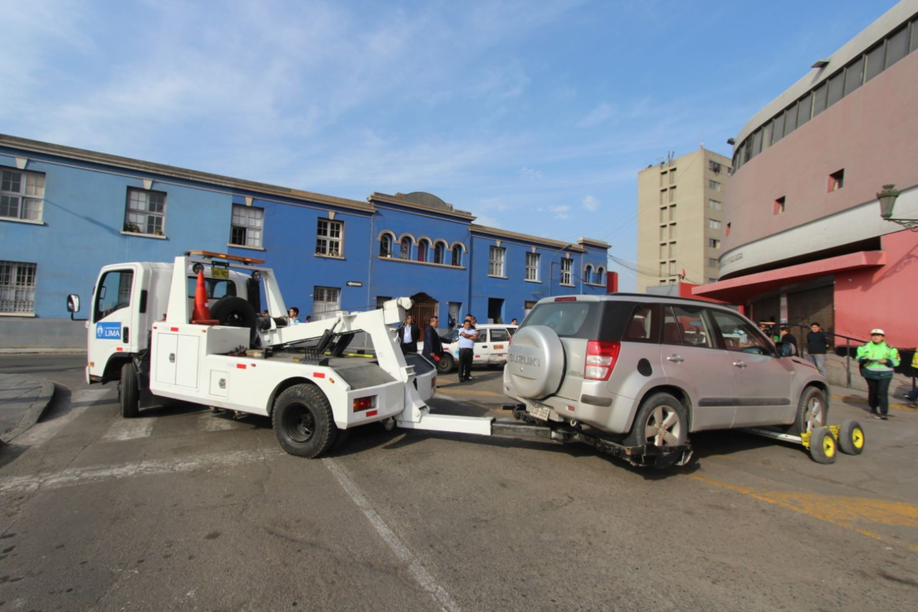 Vehículos mal estacionados en el Centro de Lima  fueron llevados al depósito municipal. Foto: Andina/Difusión