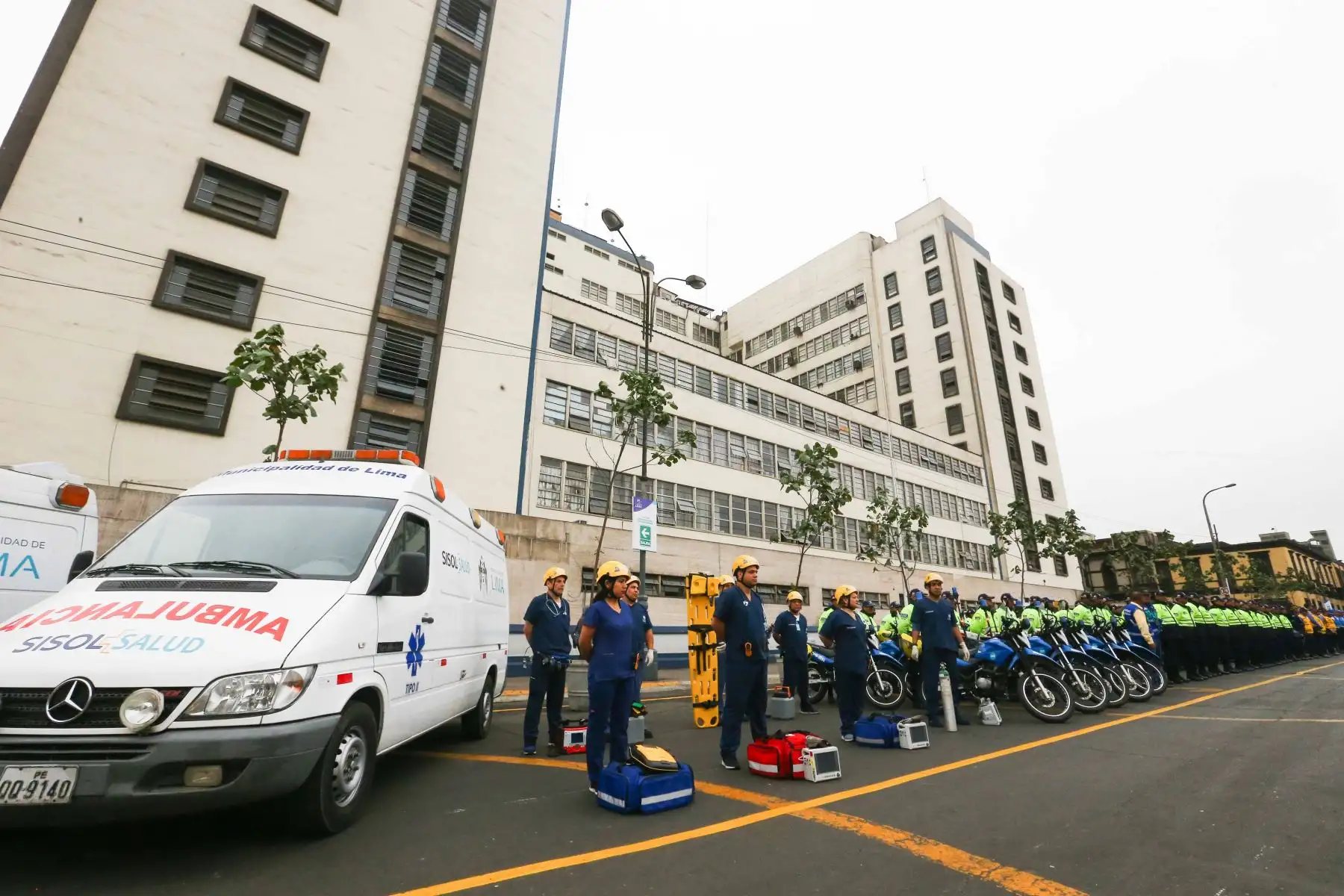 Para garantizar la seguridad de los vecinos en la zona comercial de Mercado Central, Mesa Redonda y Triángulo de Grau, iniciamos el Plan de Seguridad Integral Navidad 360°, que comprende la restricción vehicular en las avenidas Abancay, Grau y los jirones Paruro y Junín. Foto: ANDINA/Héctor Vinces