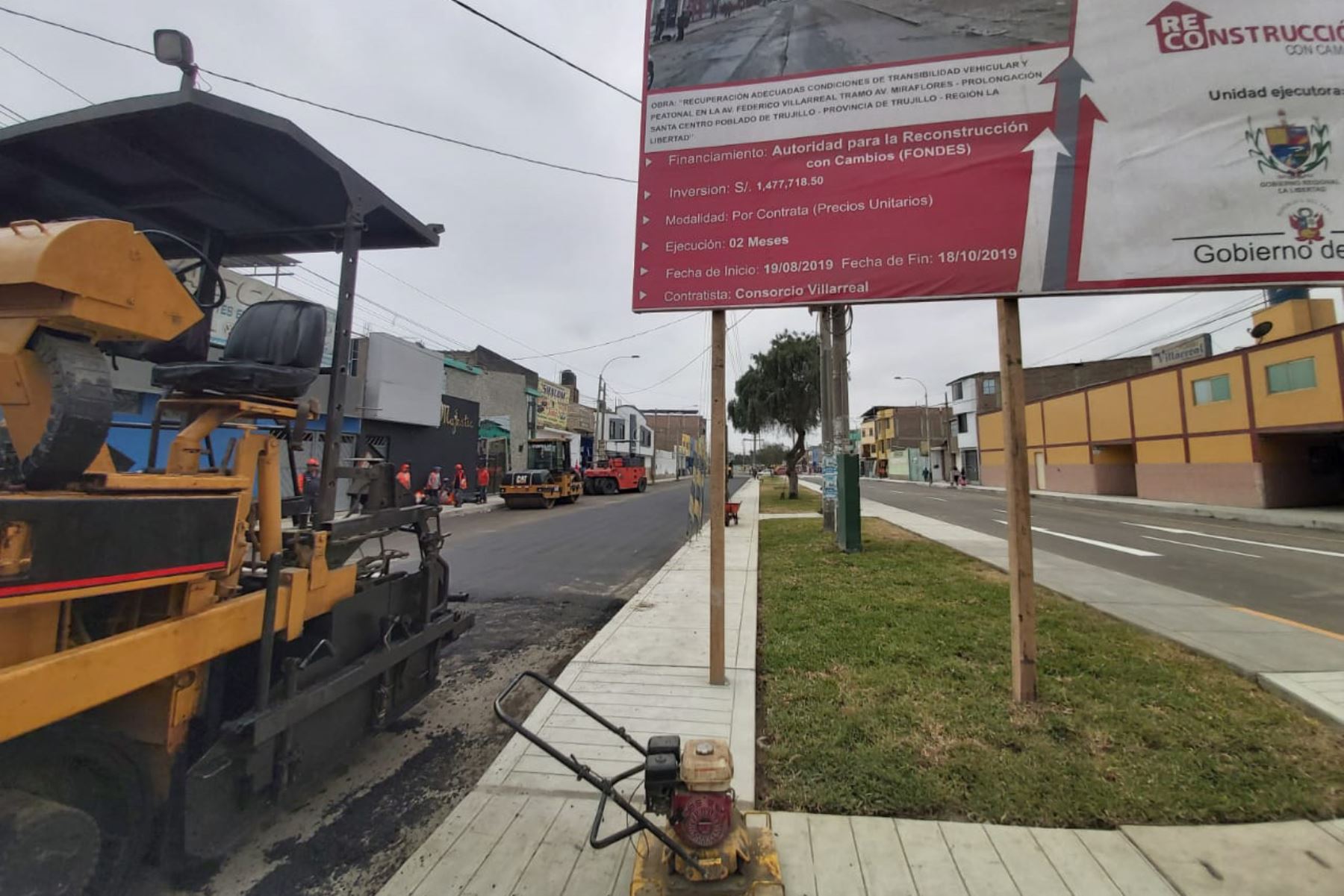 La avenida Federico Villareal de la ciudad de Trujillo fue seriamente afectada por el Fenómeno El Niño Costero.
