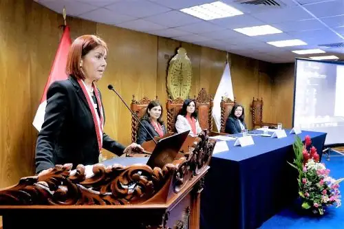 Fiscal Sokolich inauguró congreso de fiscales para mejorar la atención de los casos de violencia contra la mujer.