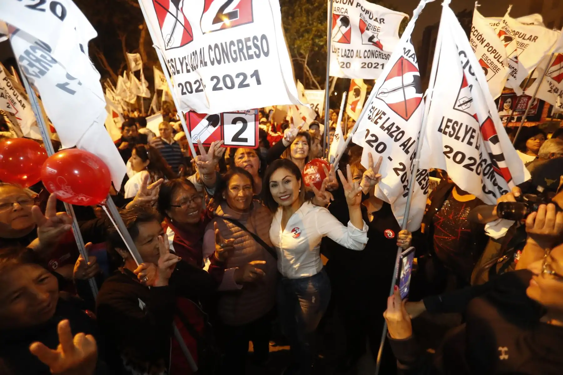 Candidata Leslye Lazo del partido Acción Popular asiste al Jurado Nacional de Elecciones para inscribir la lista de candidatos al Congreso para las próximas elecciones de enero del 2020 . 
Foto: ANDINA/Renato Pajuelo