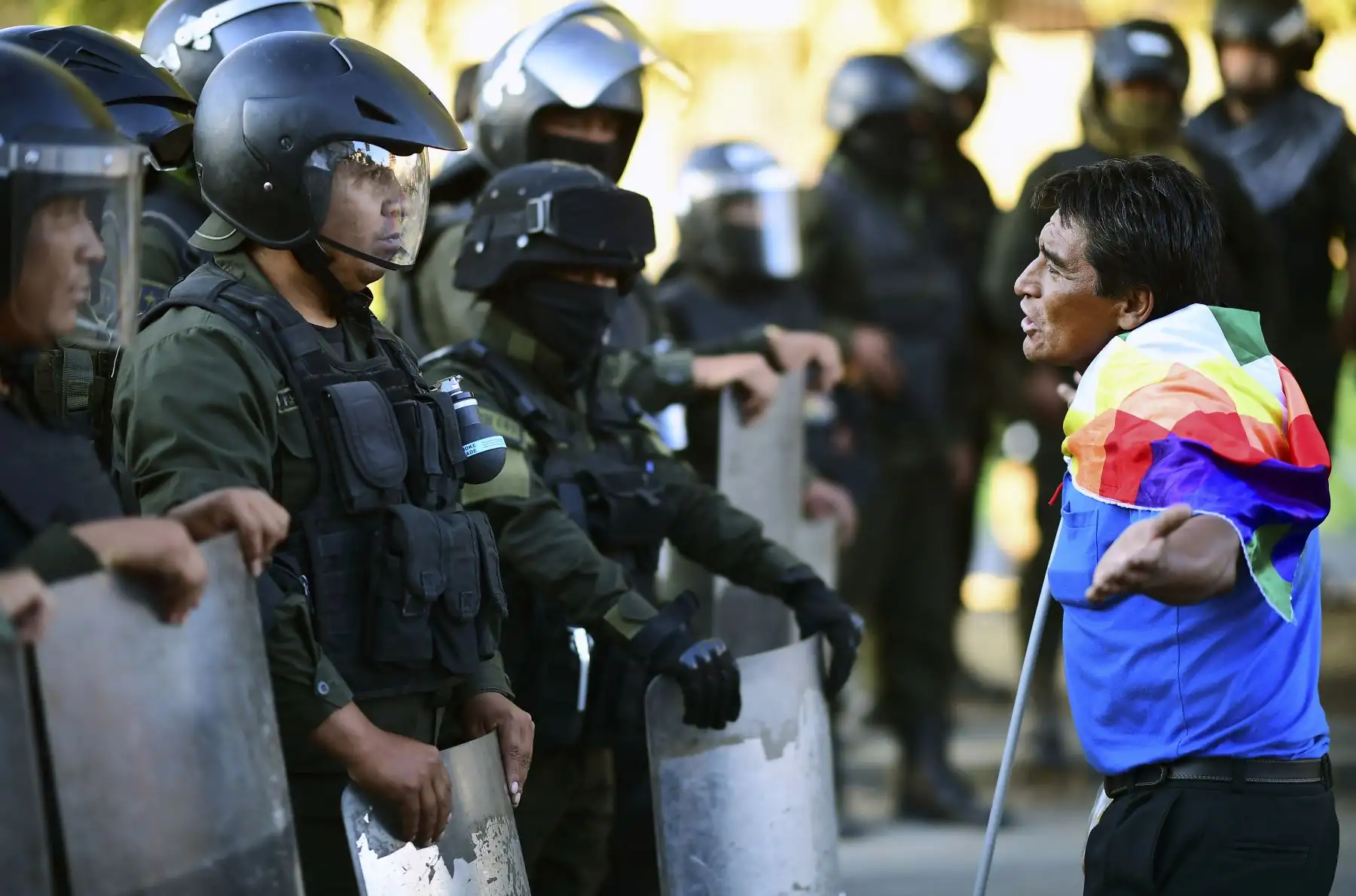 Partidarios del ex presidente boliviano Evo Morales, protestan contra el gobierno interino en La Paz. Foto: AFP