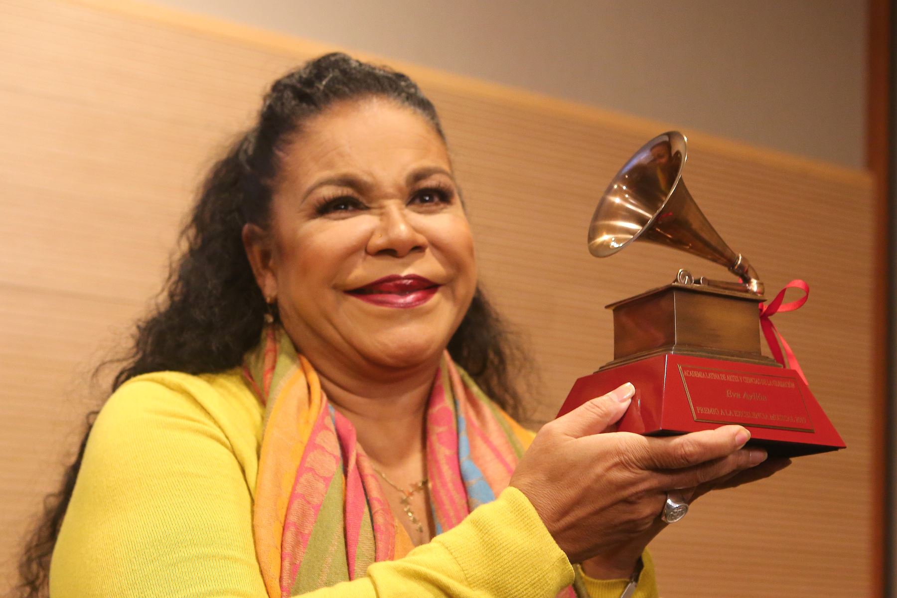 Eva regresó con su Grammy Latino como un espléndido reconocimiento a su carrera dejando siempre en alto el nombre del Perú. NDINA/Héctor Vinces