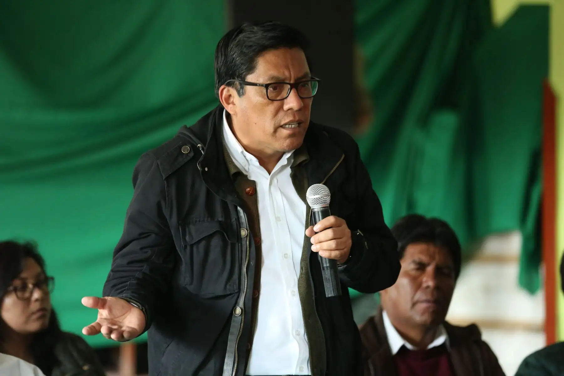 El presidente del Consejo de Minsitros se reúne con Pobladores del Centro Poblado Tintaya Marquiri  junto a dirigentes de 13 comunidades campesinas del área de influencia directa de la unidad minera Antapaccay
Foto: PCM