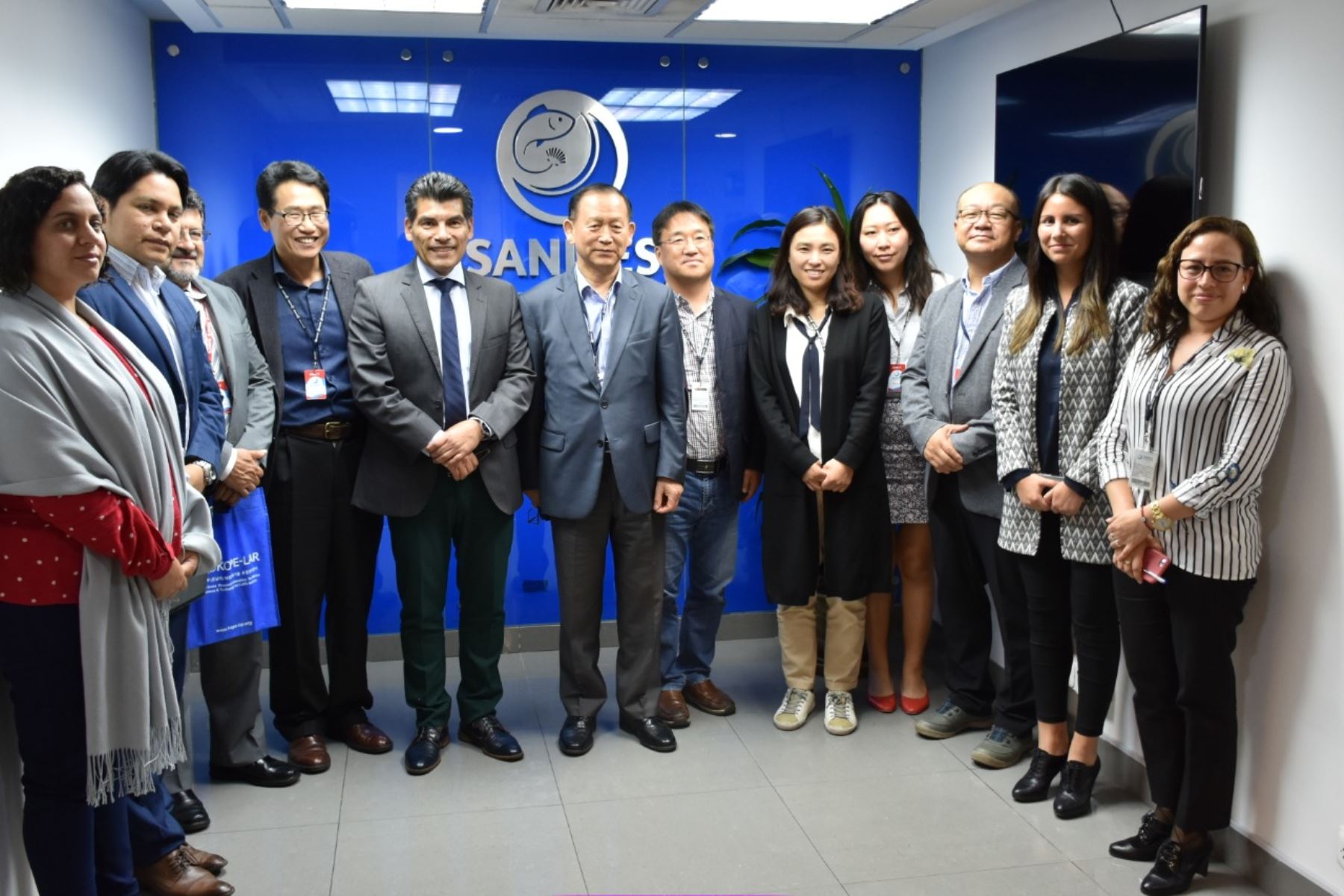Funcionarios de la República de Corea visitaron al presidente de Sanipes en el marco del proyecto para la creación del futuro Centro de Investigación, Desarrollo e Innovación para la acuicultura marina en el Perú.