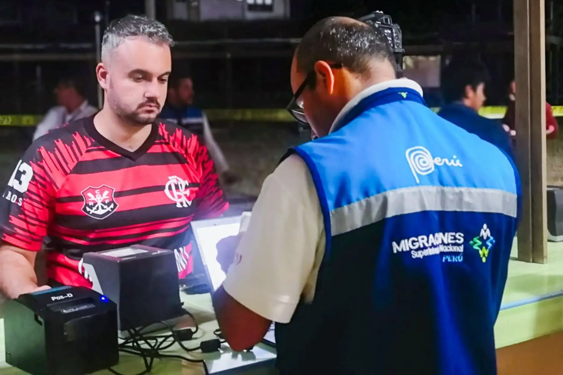 Más de 3,000 hinchas de Flamengo cruzan la frontera en Madre de Dios con rumbo a Lima para asistir a la final de la Copa Libertadores.
