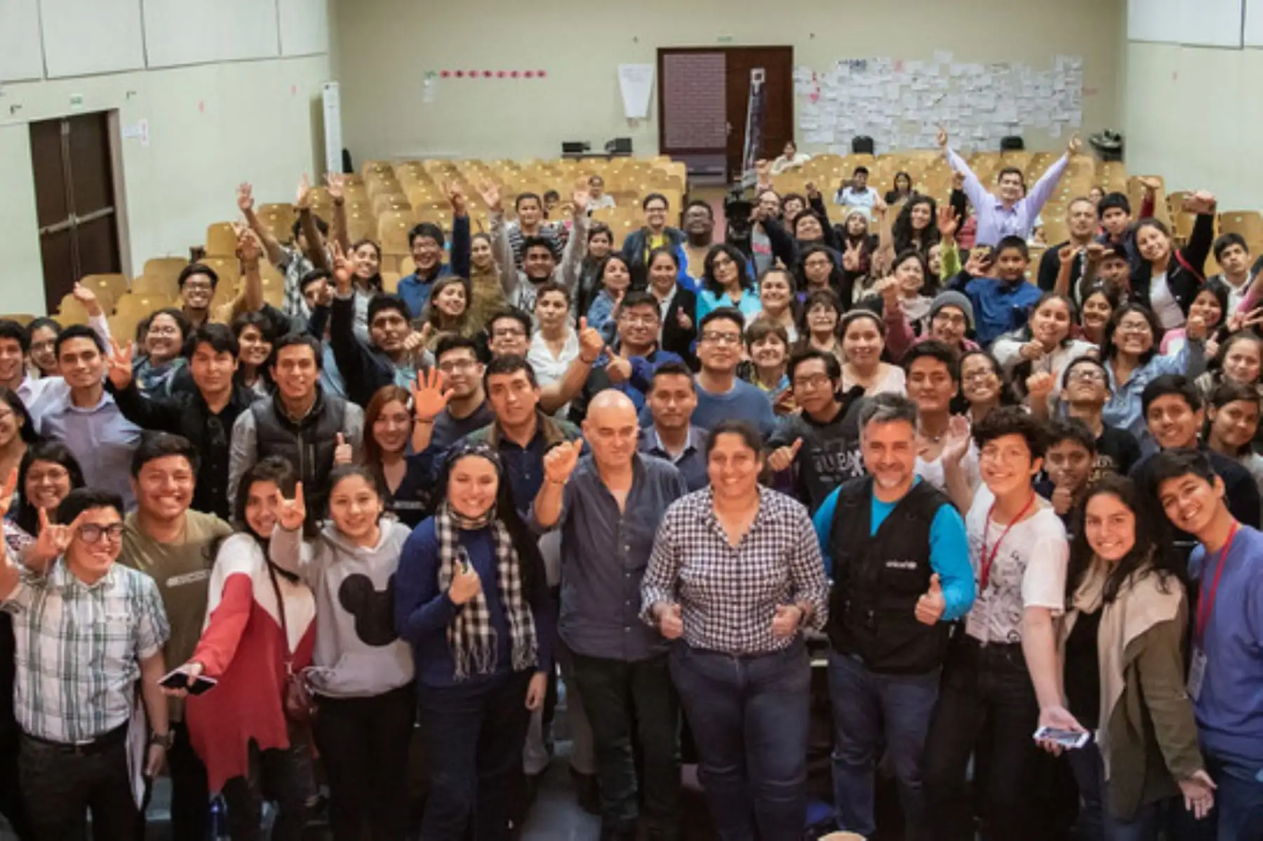 La ministra del Ambiente, Fabiola Muñoz, animó a los jóvenes a ser protagonistas de la acción climática durante encuentro “Dialoguemos”.