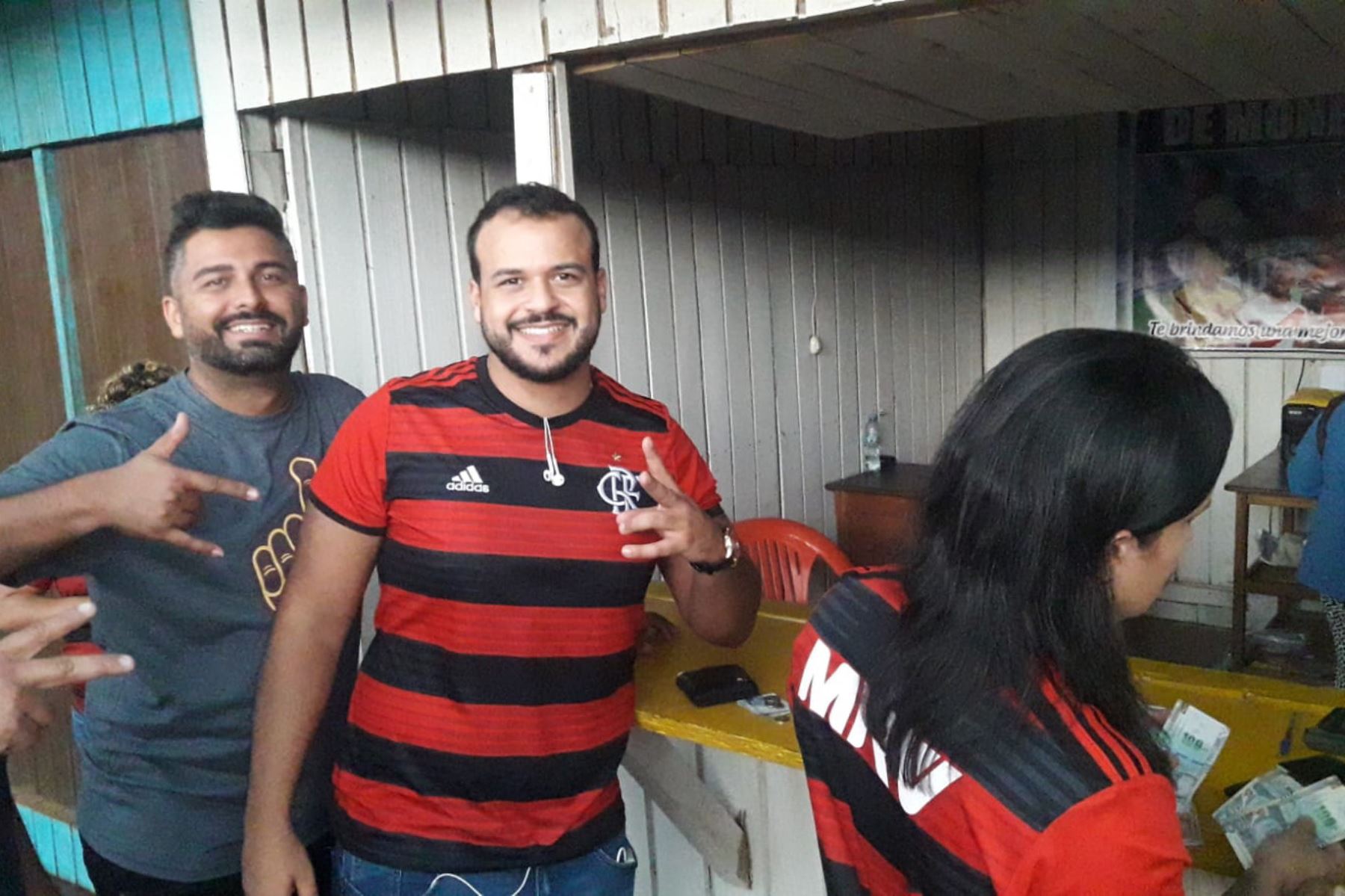 En caravana hinchas del Flamengo cruzan la frontera con rumbo a Lima para asistir a la final de la Copa Libertadores. ANDINA/Difusión