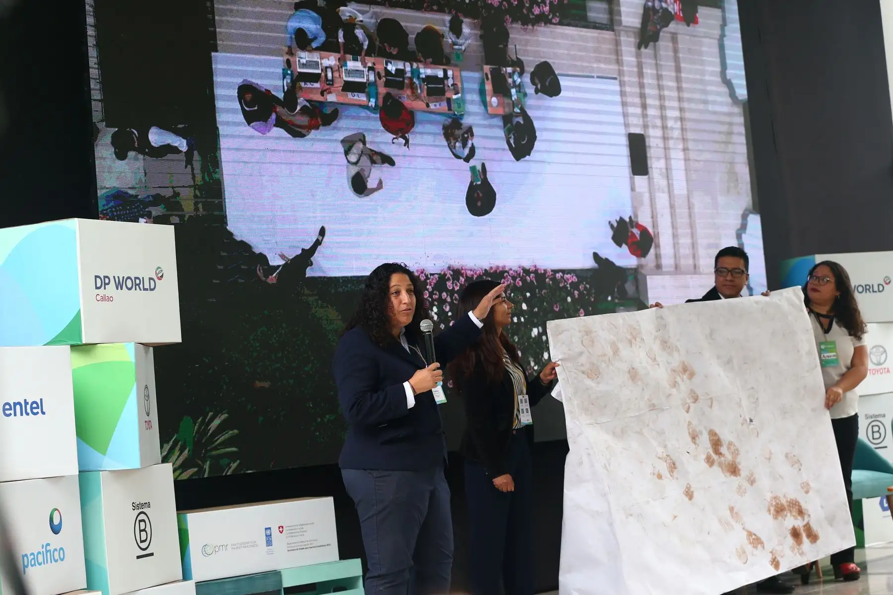 Ministra del Ambiente, Fabiola Muñoz presenta la plataforma digital "Huella de Carbono Perú". Foto: ANDINA/Melina Mejía