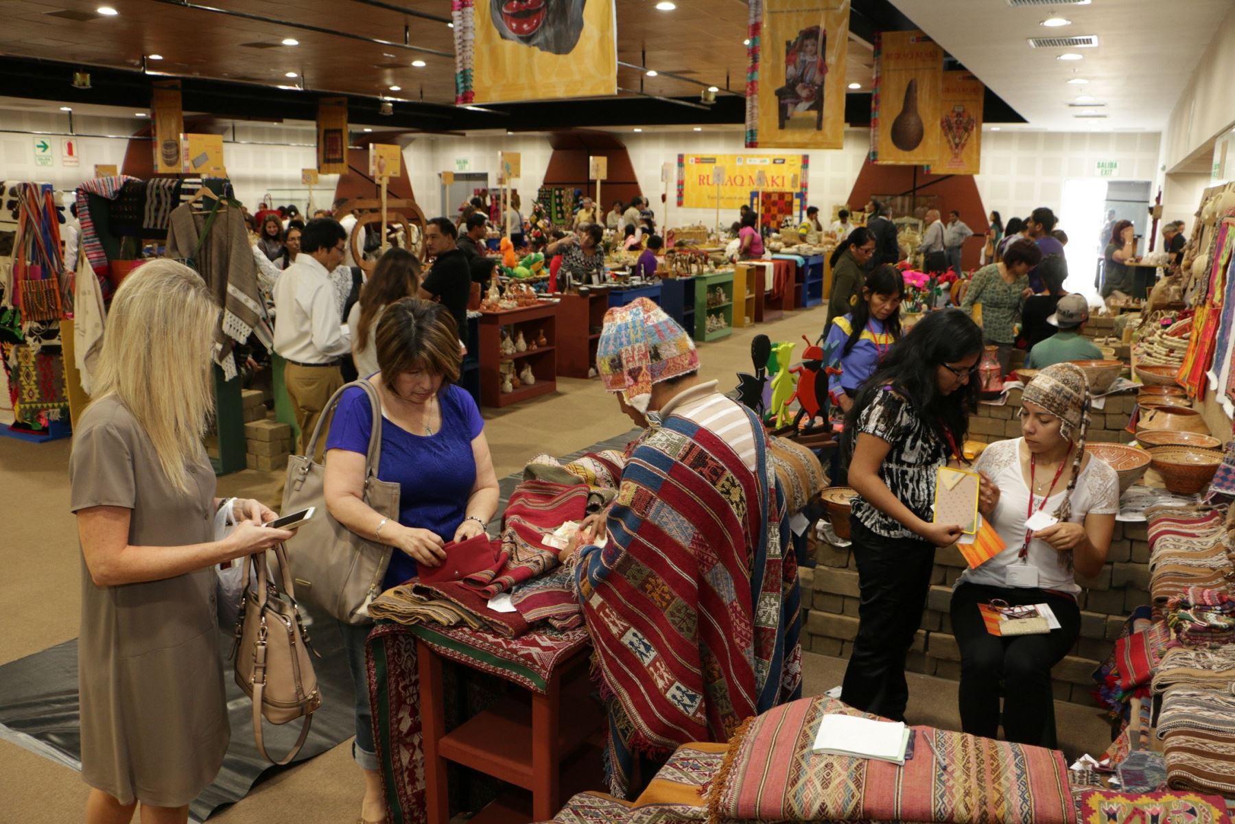 Los mejores artesanos de Perú se preparan para participar del Ruraq Maki en Lima. ANDINA/Difusión