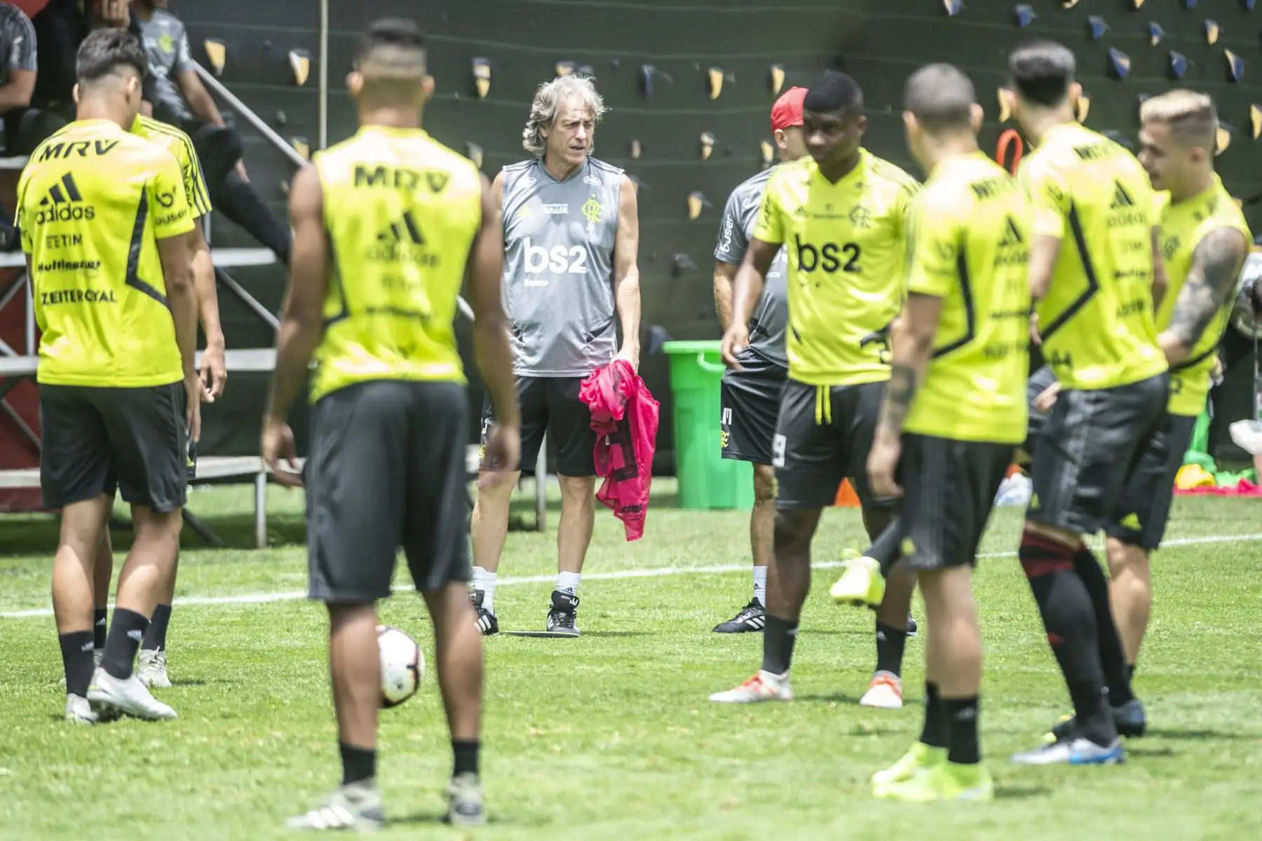 El entrenador brasileño de Flamengo, Jorge Jesús, lleva a cabo una sesión de entrenamiento en Lima, el 21 de noviembre de 2019, antes del partido de fútbol final de la Copa Libertadores contra el River Plate de Argentina. Foto: AFP