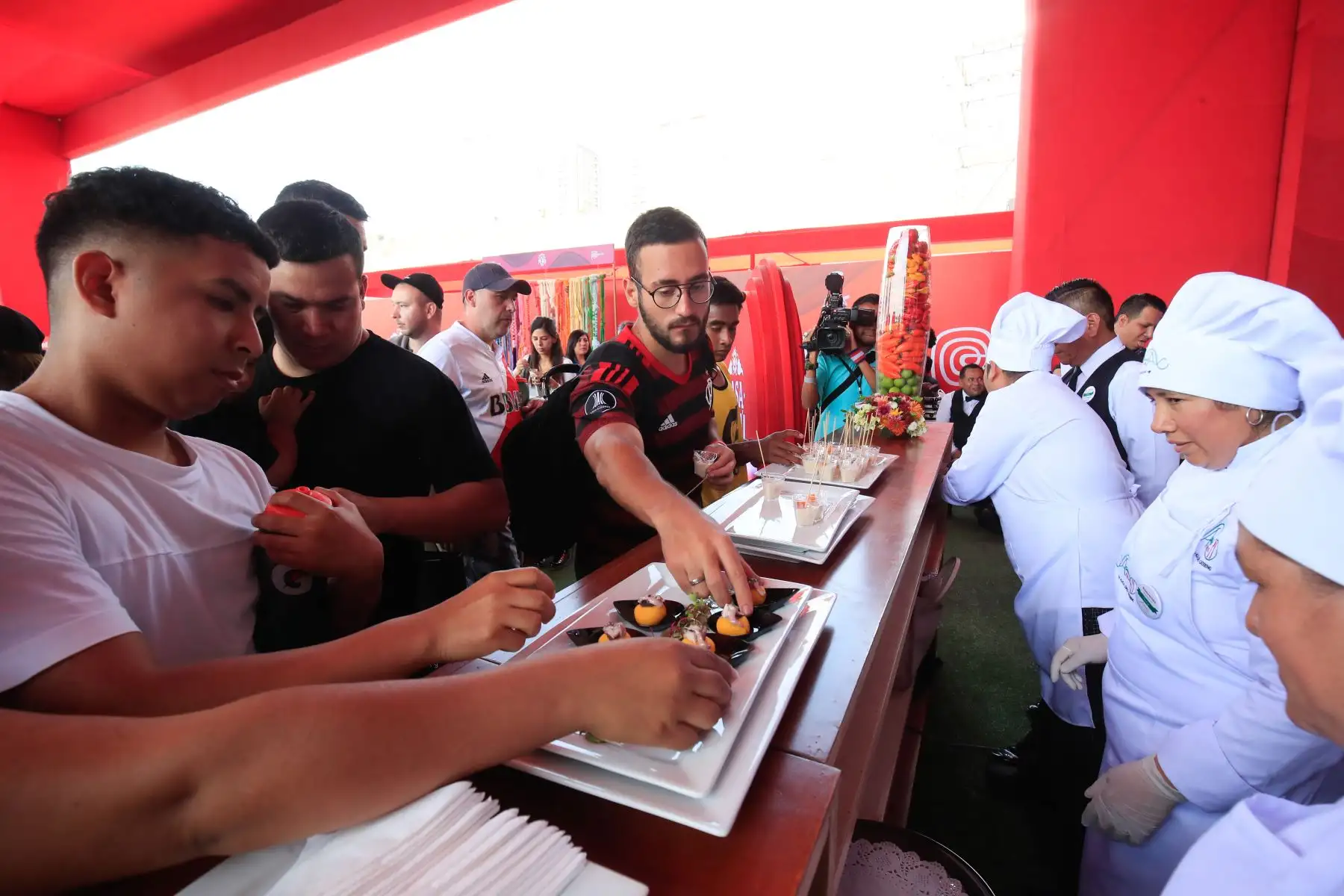 Inauguración de la Casa Perú en los Domos de San Miguel con motivo de la Copa Libertadores de América que se jugará en nuestro país. 


Foto: Andina/Juan Carlos Guzmán Negrini