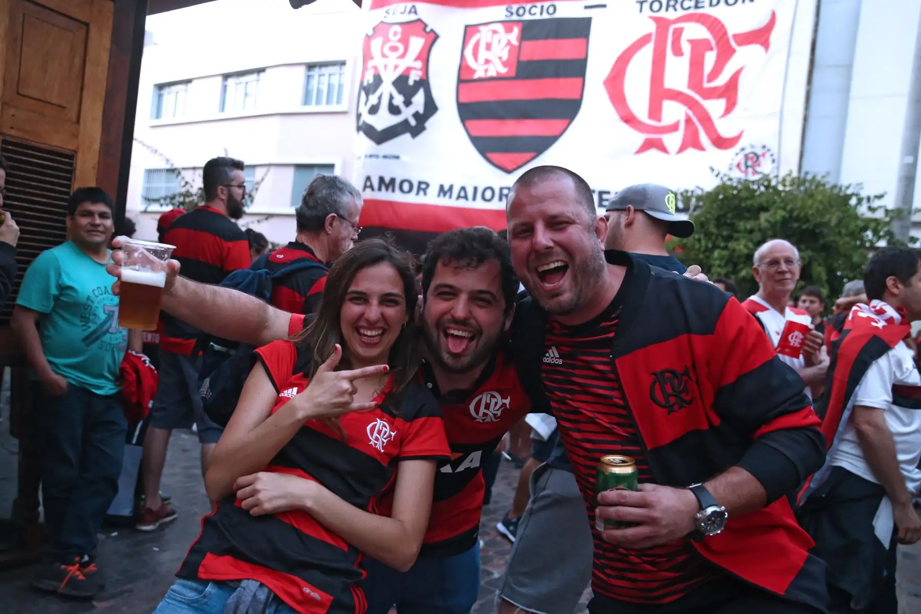 Más de un centenar de hinchas de Flamengo y River Plate en Lima. Foto: ANDINA/Vidal Tarqui