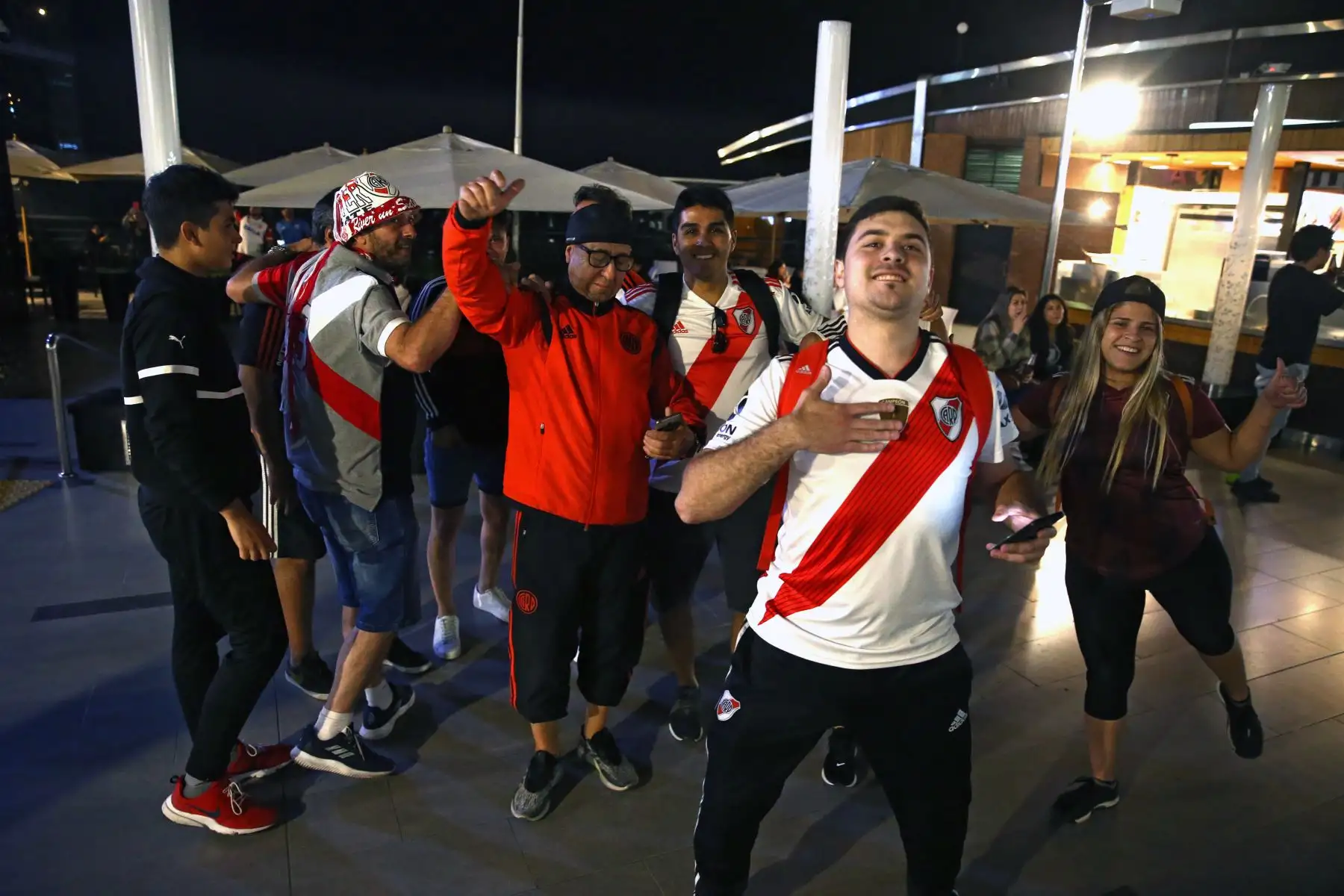 Más de un centenar de hinchas de Flamengo y River Plate en Lima. Foto: ANDINA/Vidal Tarqui