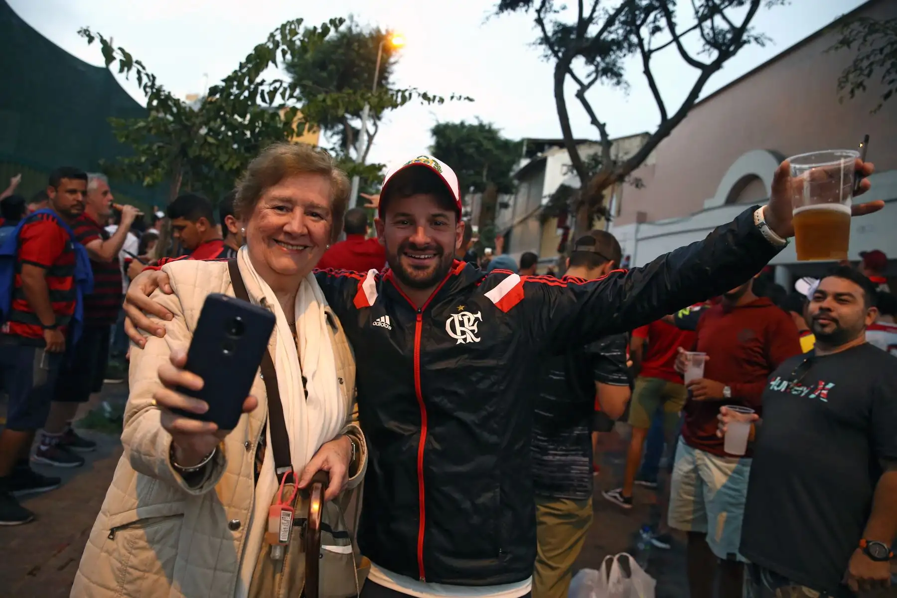 Más de un centenar de hinchas de Flamengo y River Plate en Lima. Foto: ANDINA/Vidal Tarqui