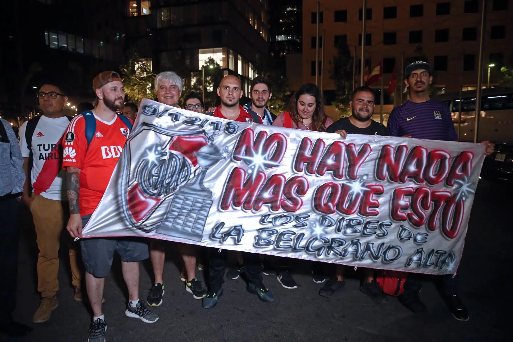 Más de un centenar de hinchas de Flamengo y River Plate en Lima. Foto: ANDINA/Vidal Tarqui