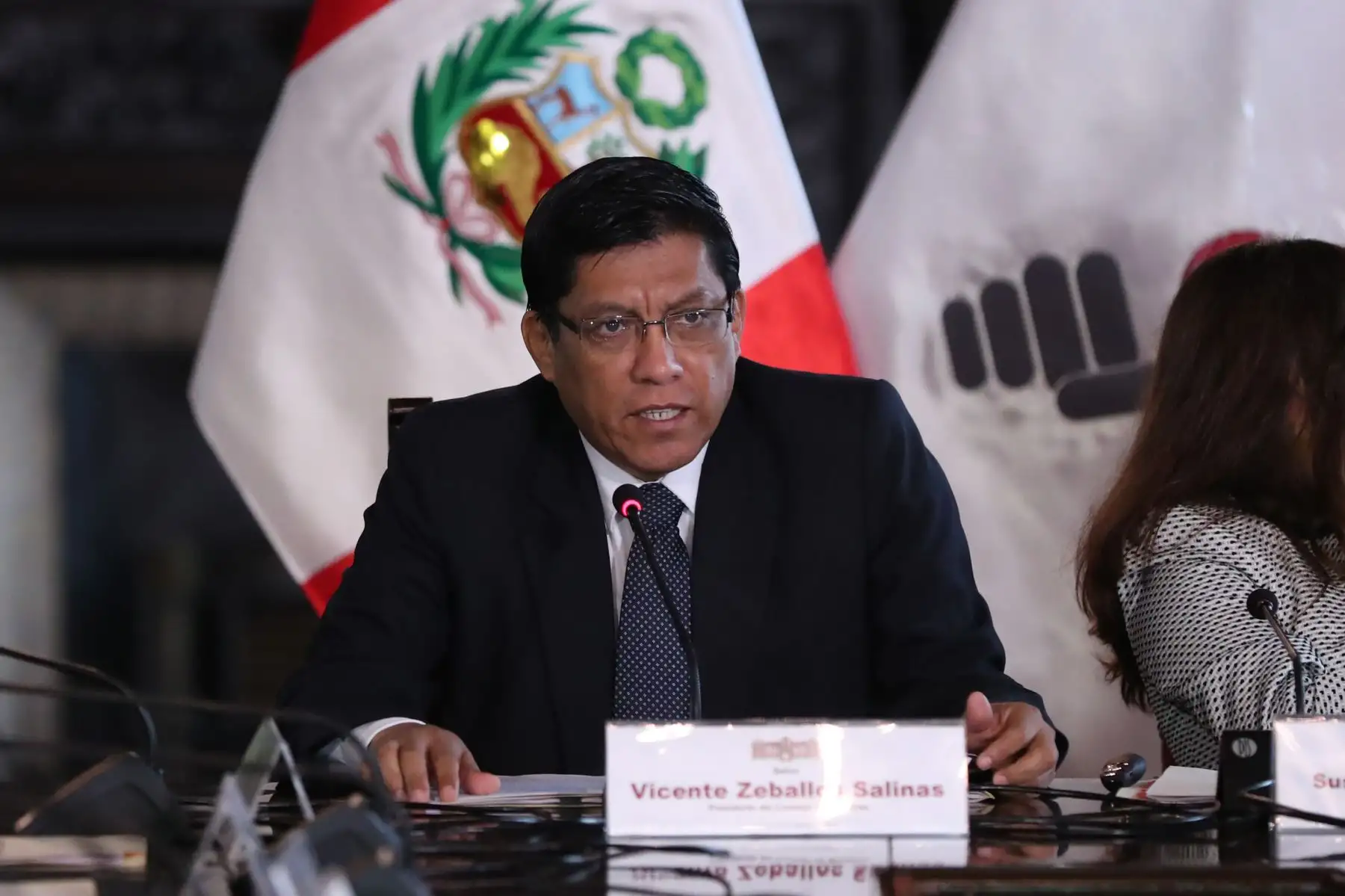El Jefe del Gabinete Ministerial, Vicente Zeballos, preside la 35.° sesión ordinaria de la Comisión de Alto Nivel Anticorrupción, integrada por instituciones públicas, privadas y representantes de la sociedad civil. Foto: ANDINA/ PCM