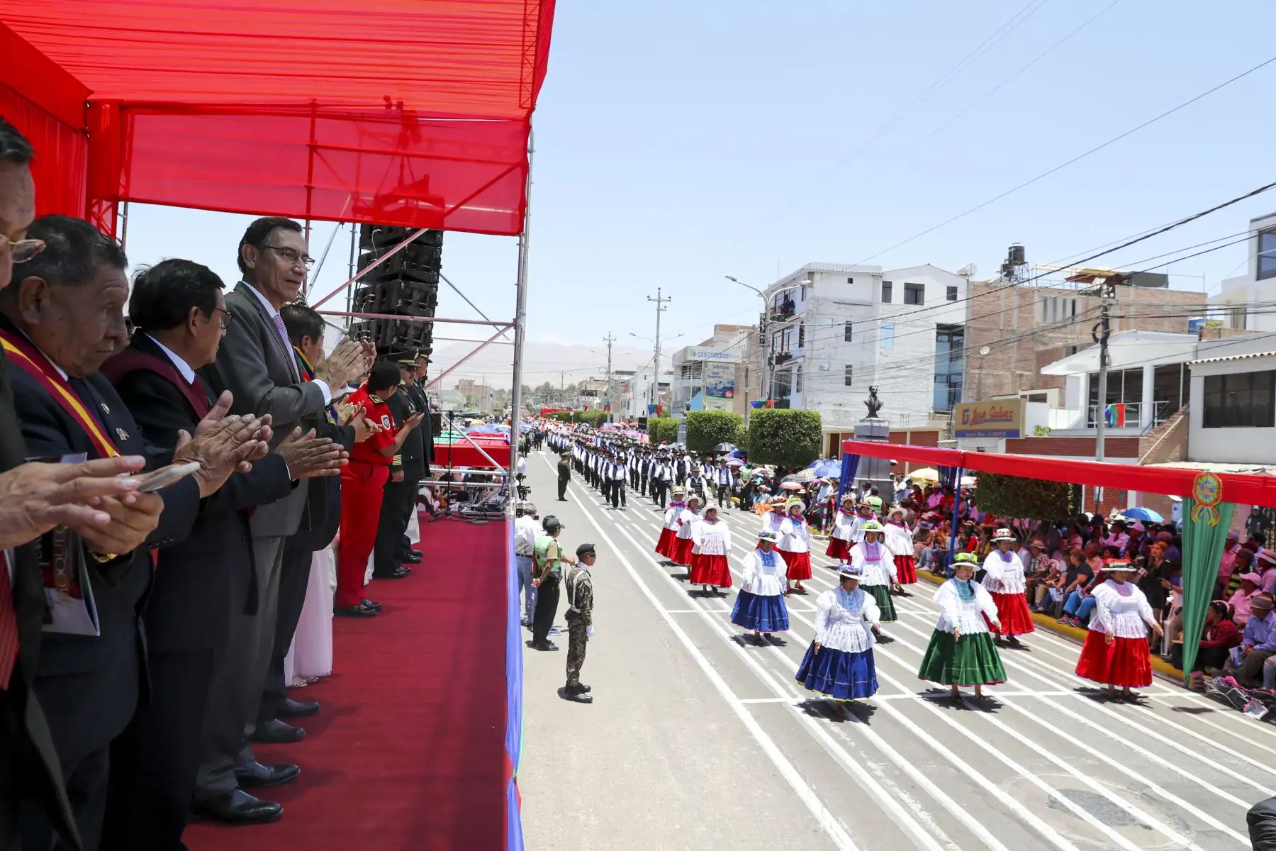 Jefe de Estado participa en el Desfile Cívico Militar por el 478° Aniversario de Moquegua. Foto: ANDINA/Prensa Presidencia