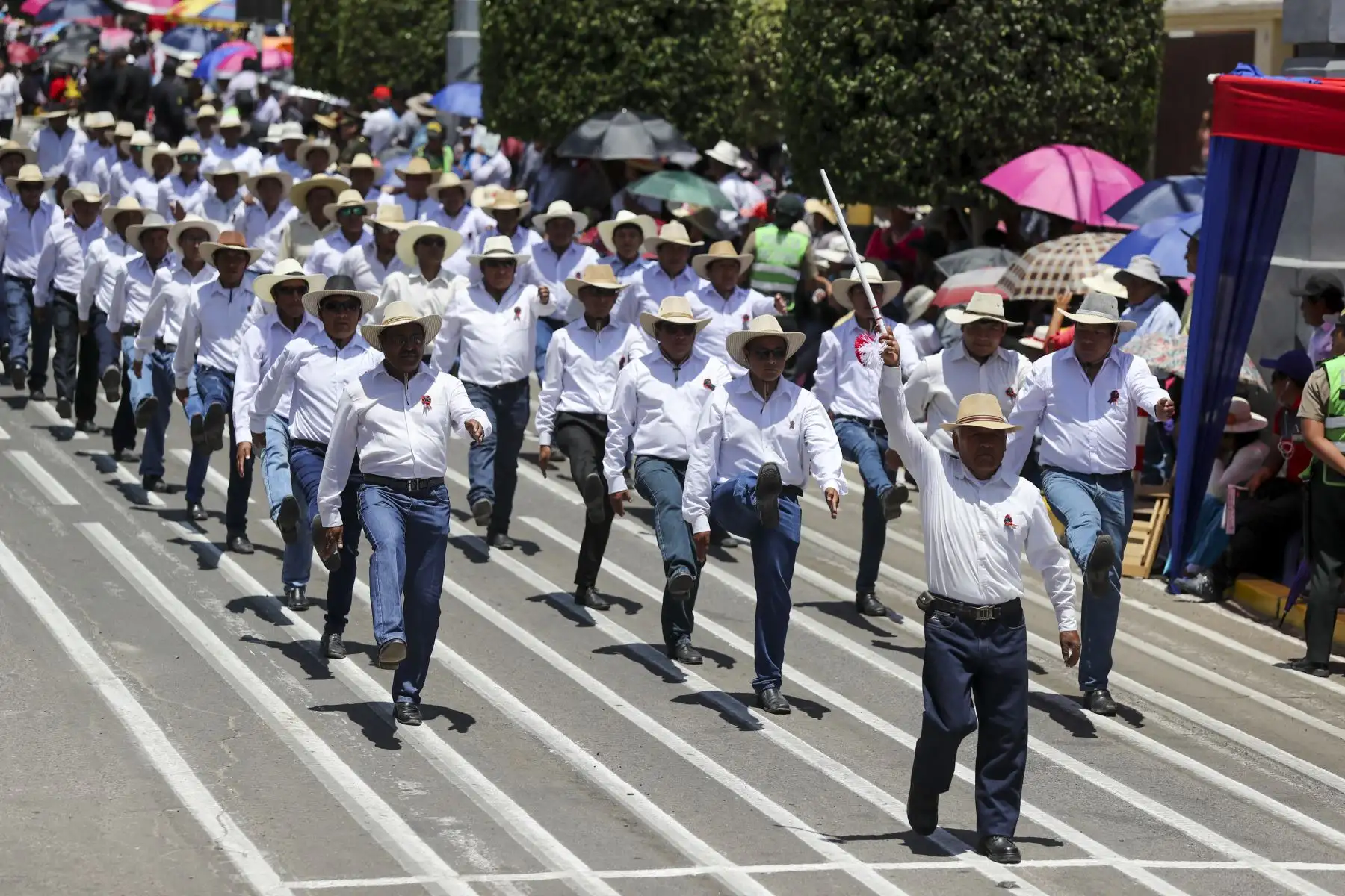 Jefe de Estado participa en el Desfile Cívico Militar por el 478° Aniversario de Moquegua. Foto: ANDINA/Prensa Presidencia