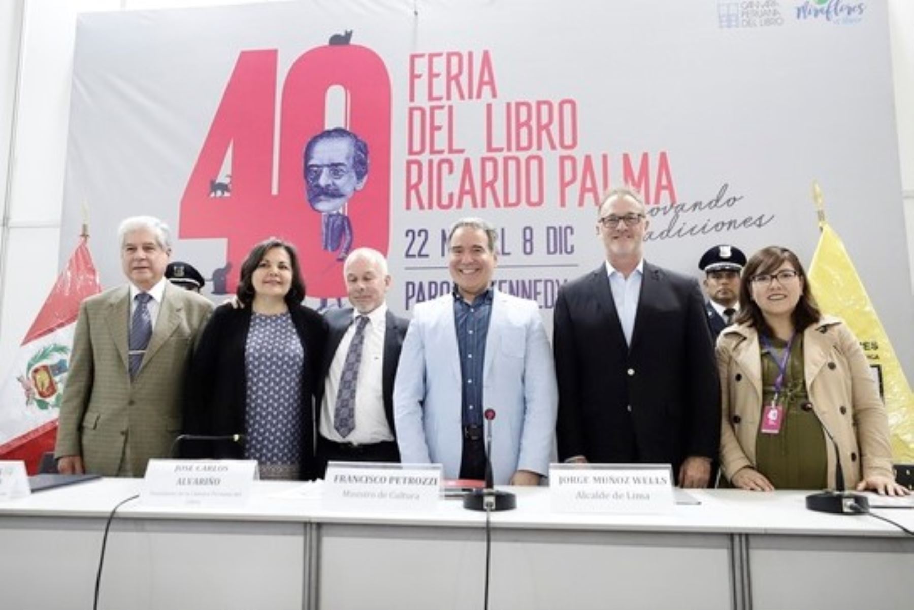 Ministro de Cultura, Francesco Petrozzi, participó en la inauguración de la feria Ricardo Palma.